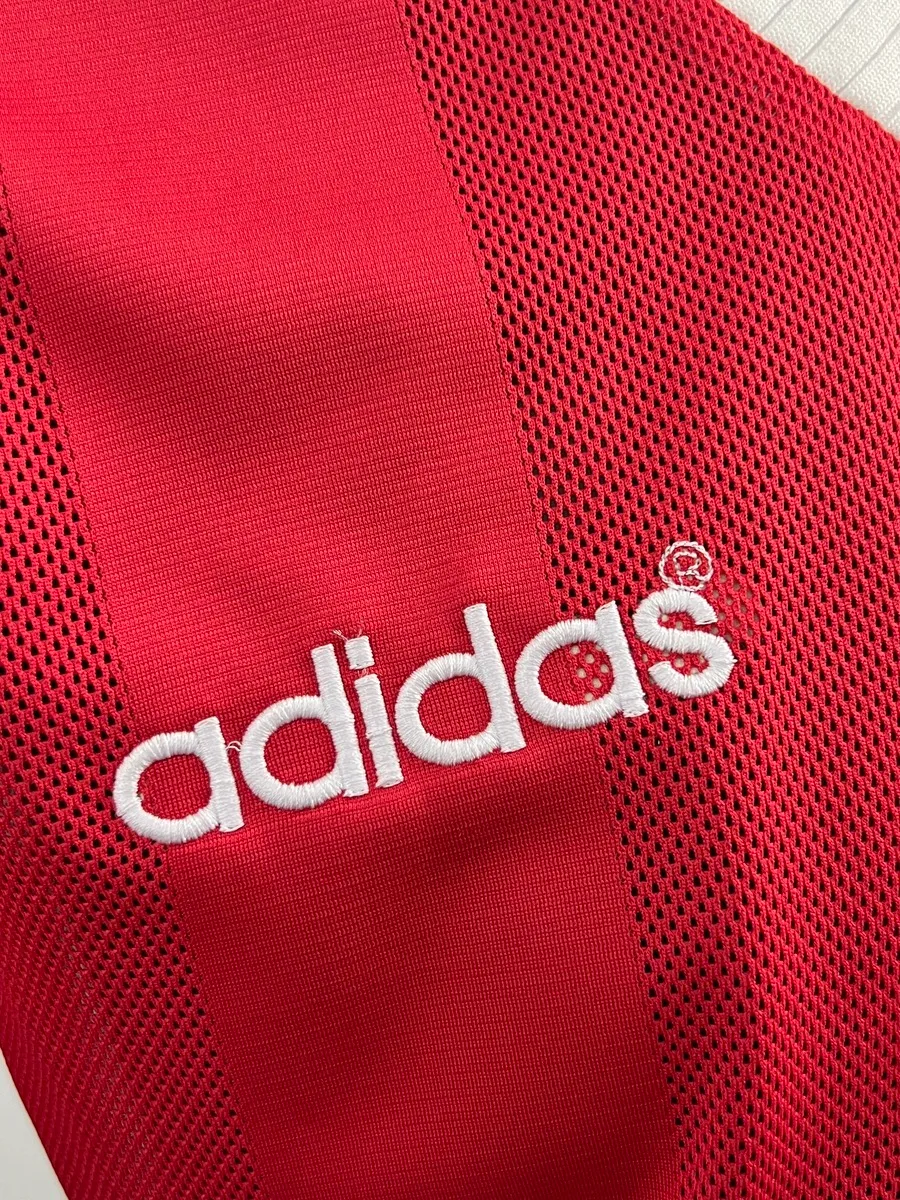 Retro FLC 99/00 Home — 2/2