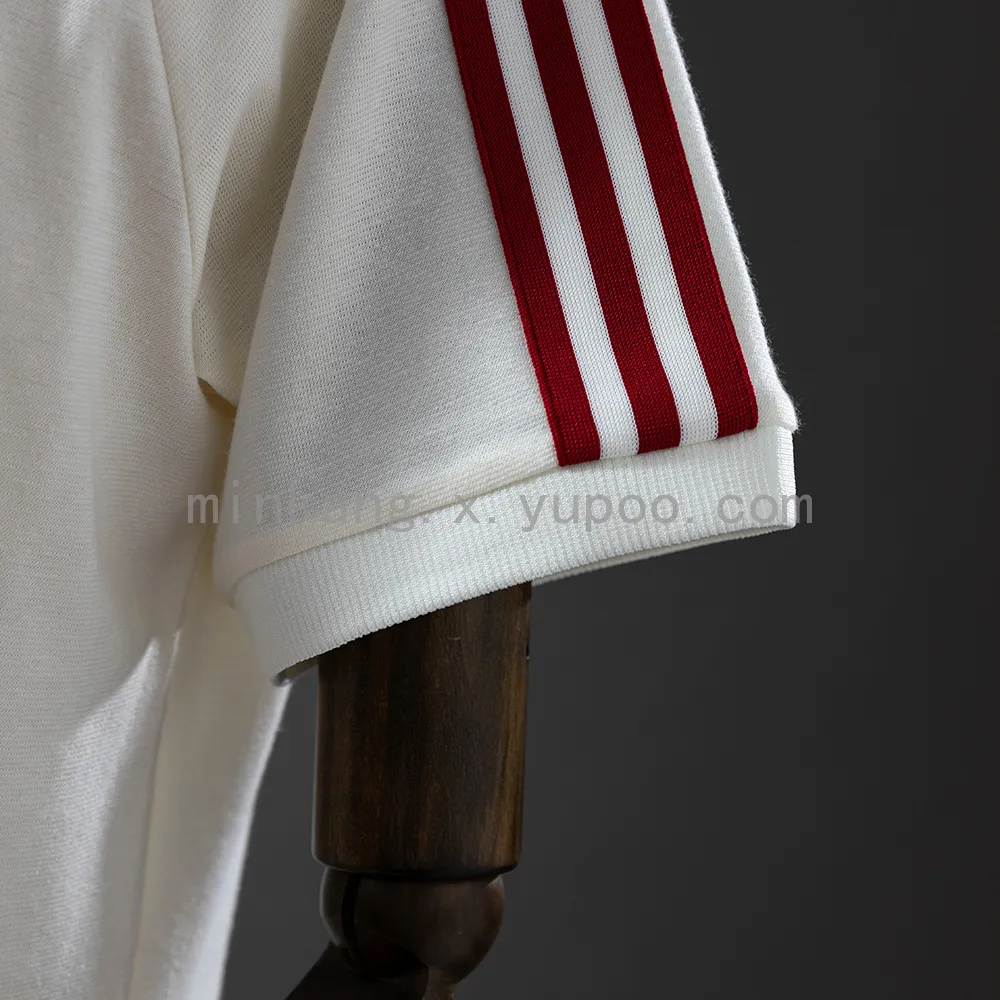 M-U Originals 3-stripes beige t-shirt