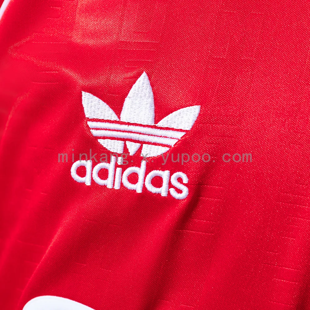 M-U 1984 Home Retro Jersey — 2/2