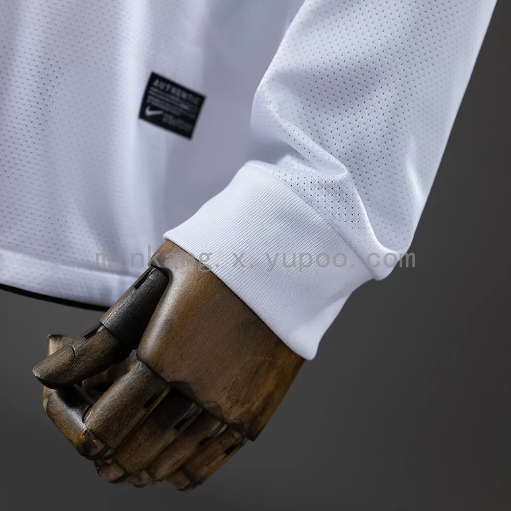 M-U 10/11 Away Long Sleeve Retro Jersey — 2/2