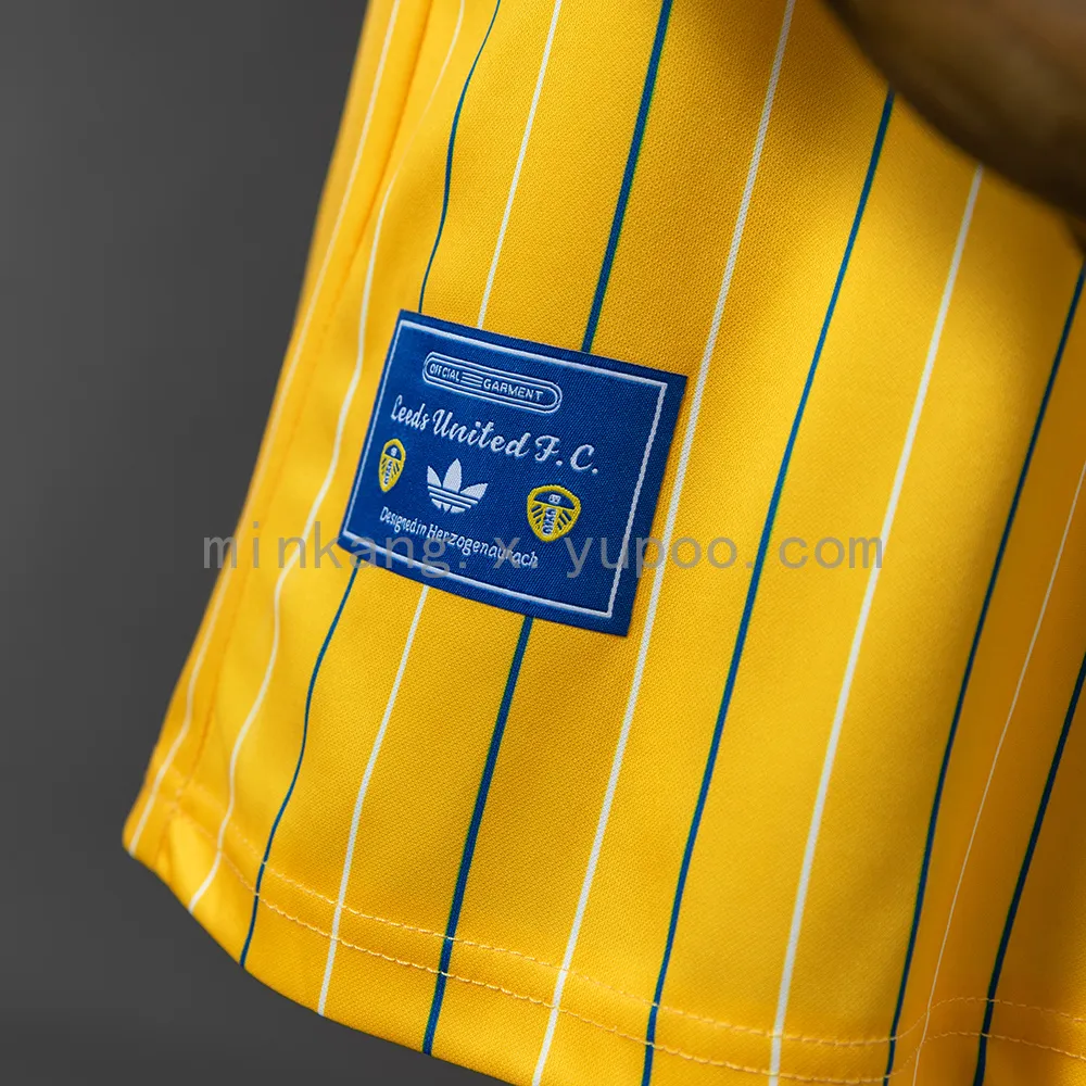 Leeds United 25/26 Retro Special Edition — 1/2