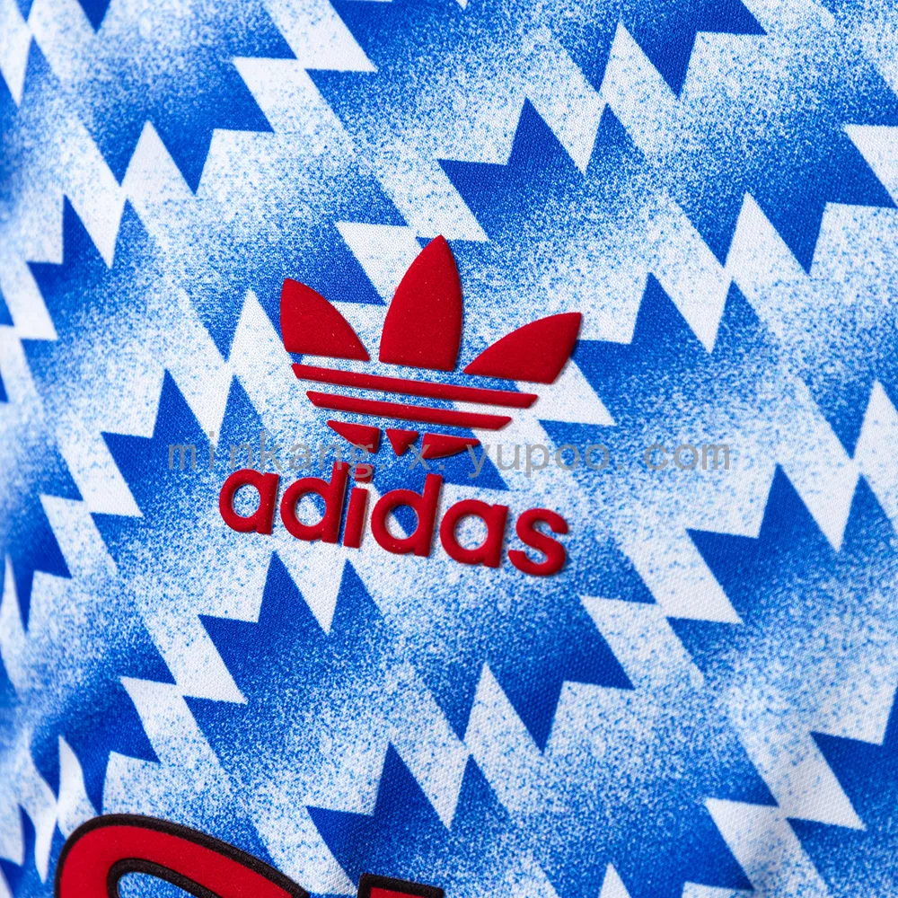 Retro 90/92 M-U away — 2/2