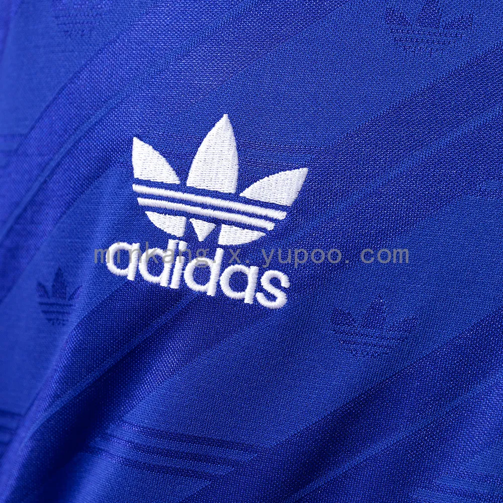 Retro 86/88 M-U third away — 2/2