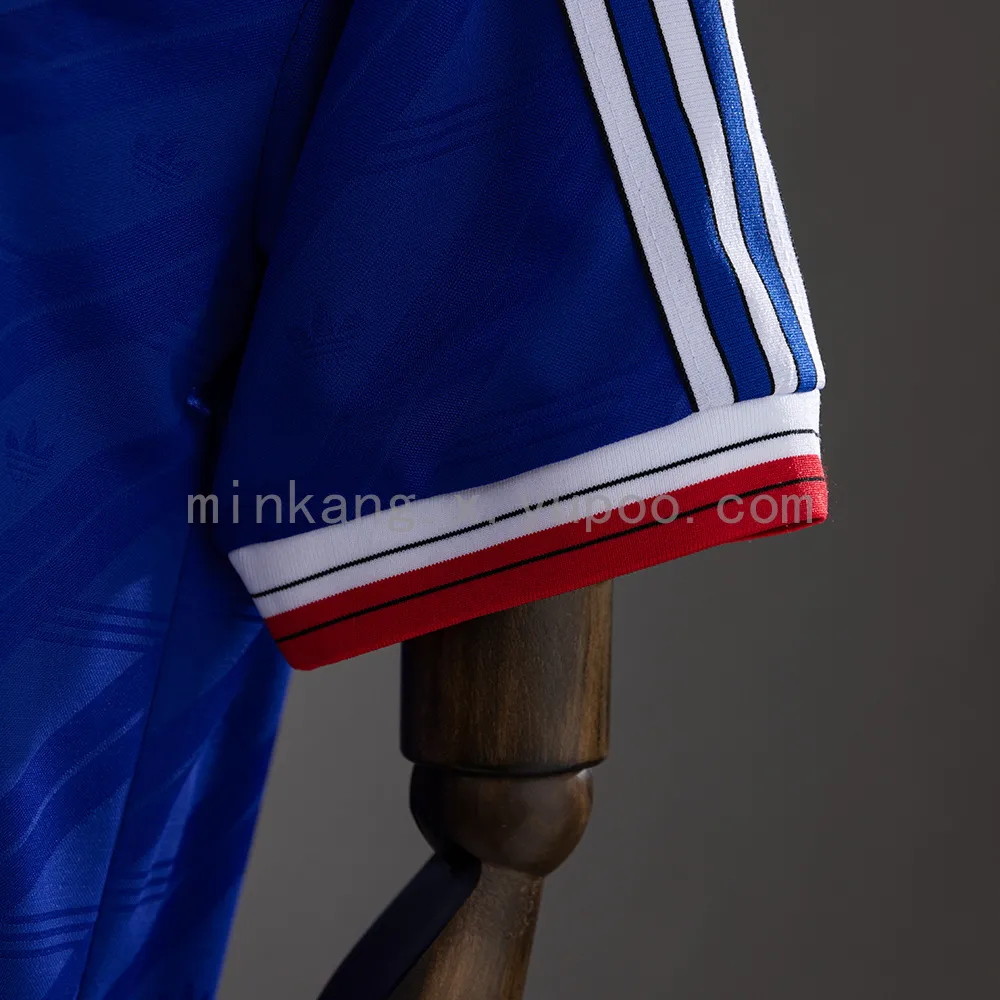 Retro 86/88 M-U third away — 1/2