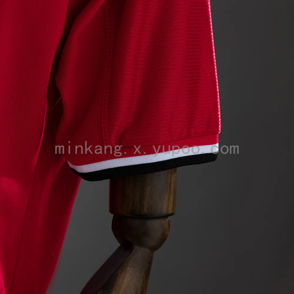 Retro 00/01 M-U home