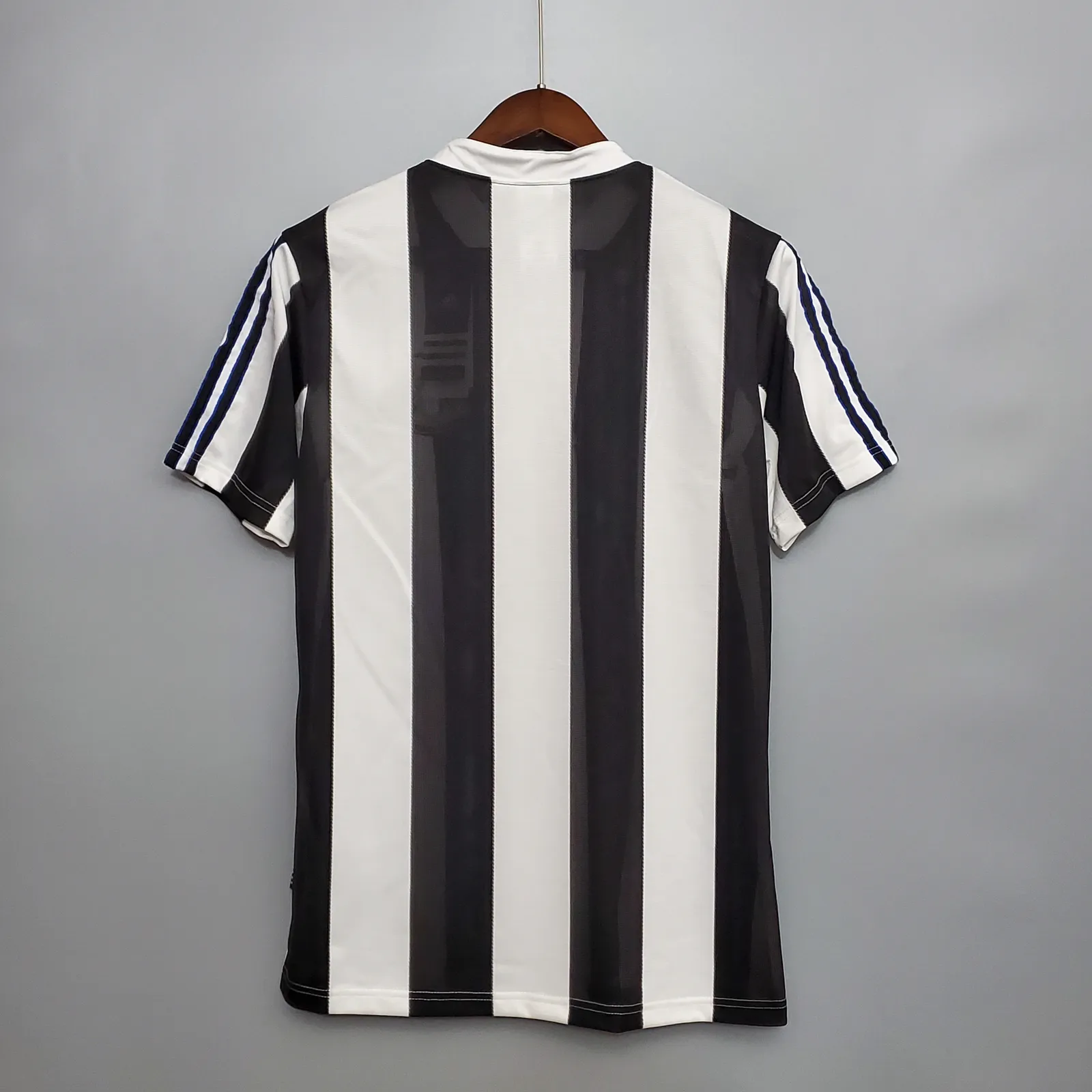 Retro 95/97 Newcastle United home — 1/2
