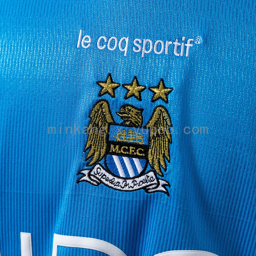 Retro Manchester City 99/01 home — 2/2