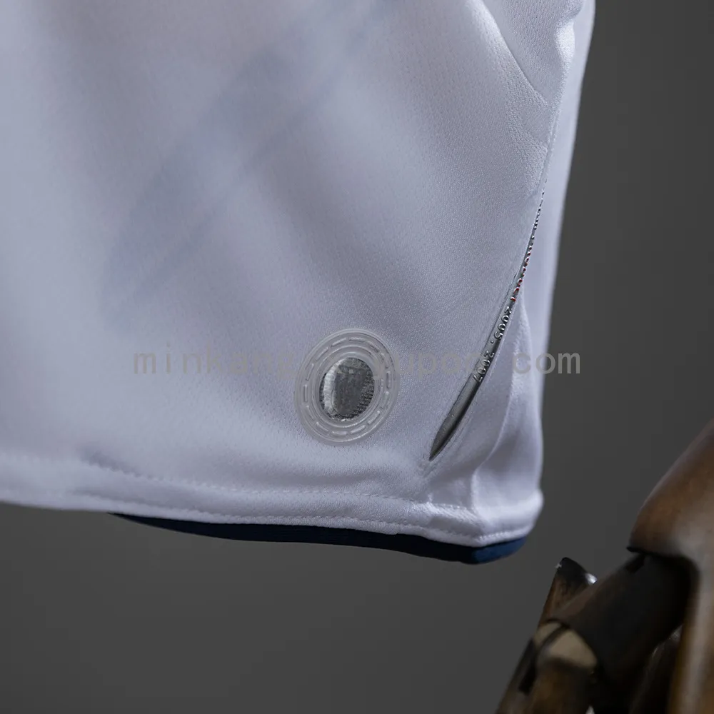 Retro 2006 England home — 1/2