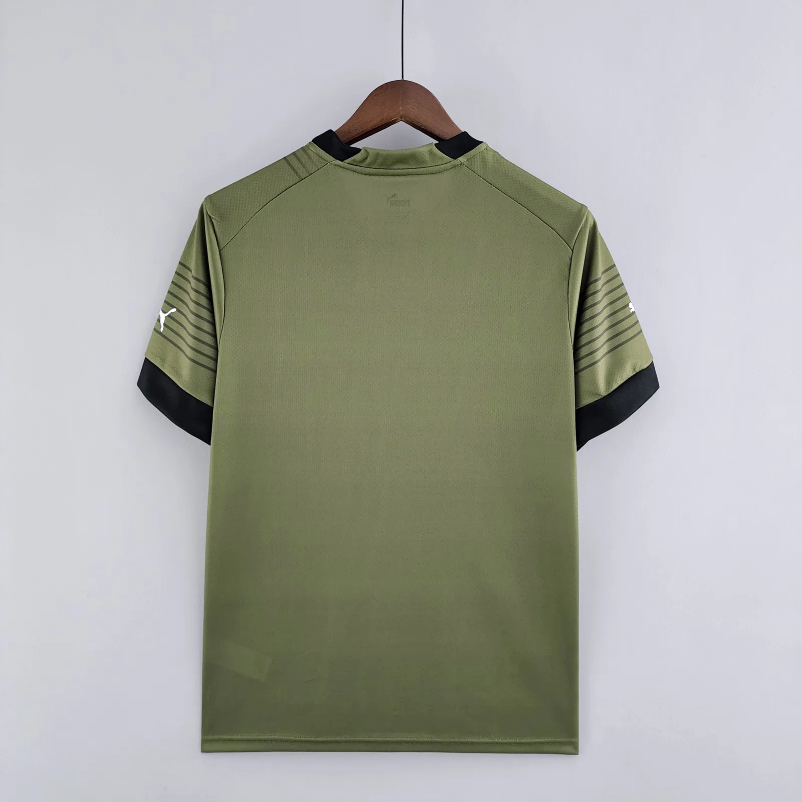 22/23 AC Milan third away.