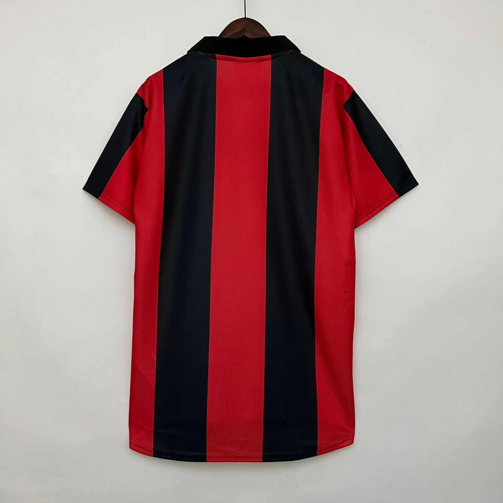 Retro Frankfurt 98/00 100th Anniversary Home — 2/2