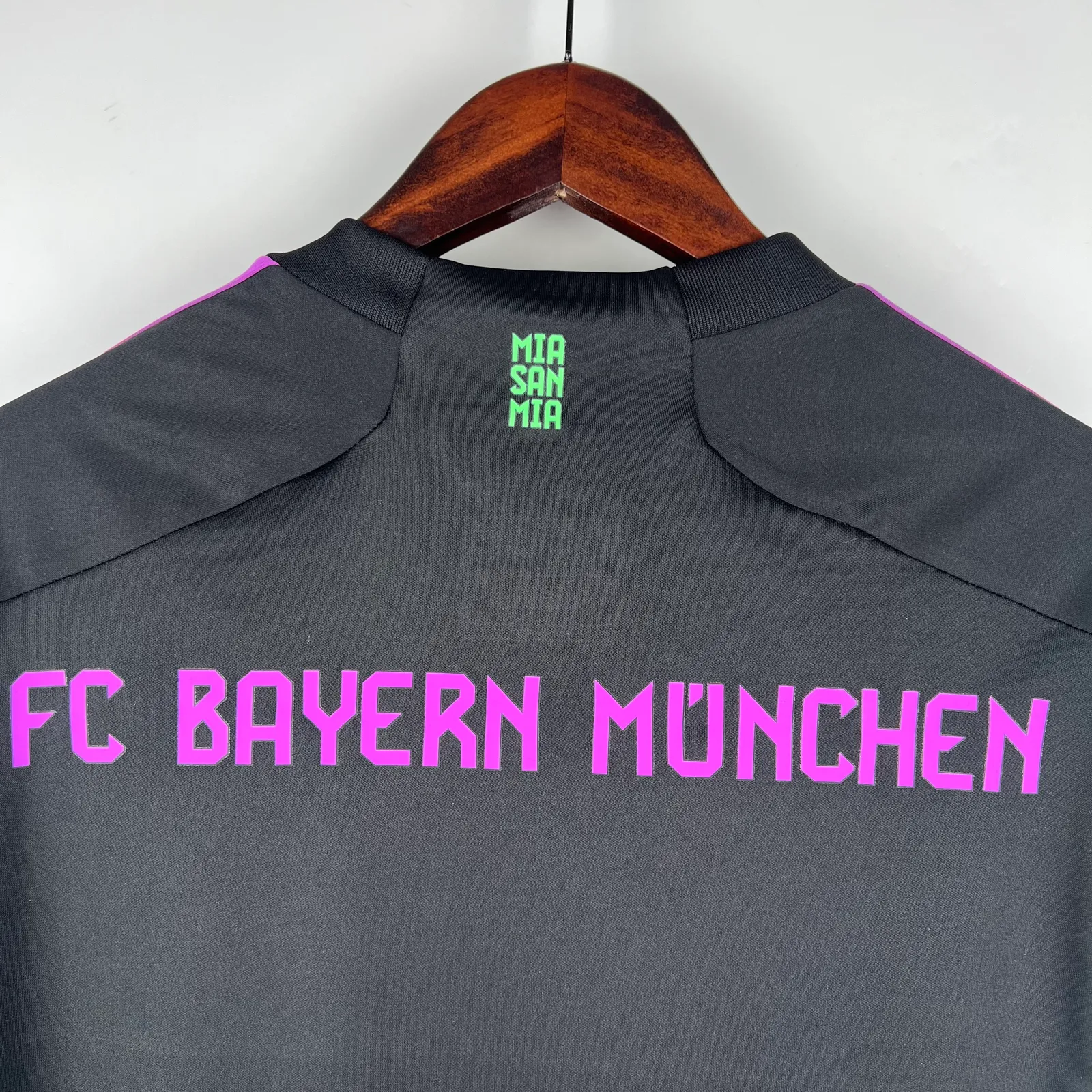 23/24 Bayern Munich Away