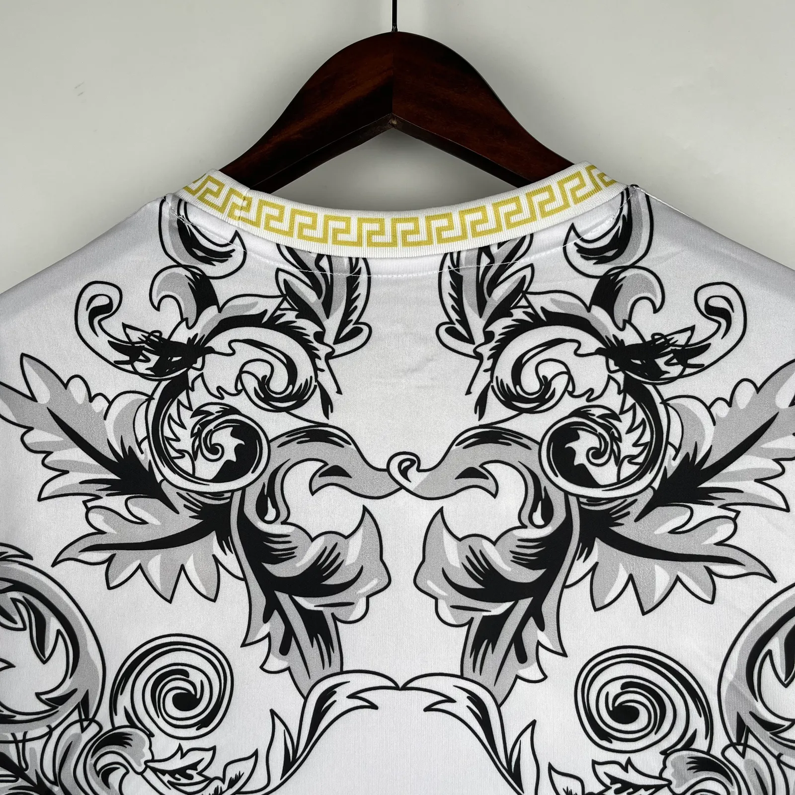 23/24 Italy Special Edition White — 1/2