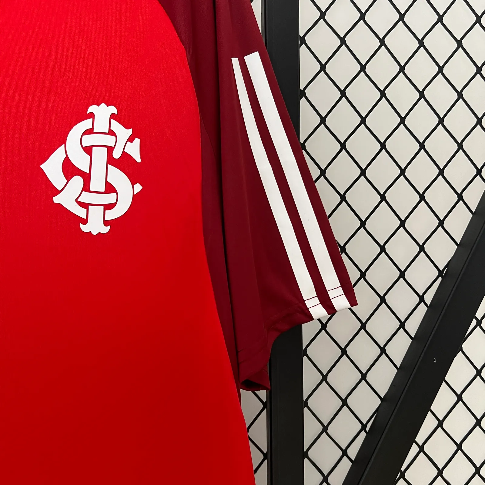 24/25 Internacional Training Wear Red — 2/2