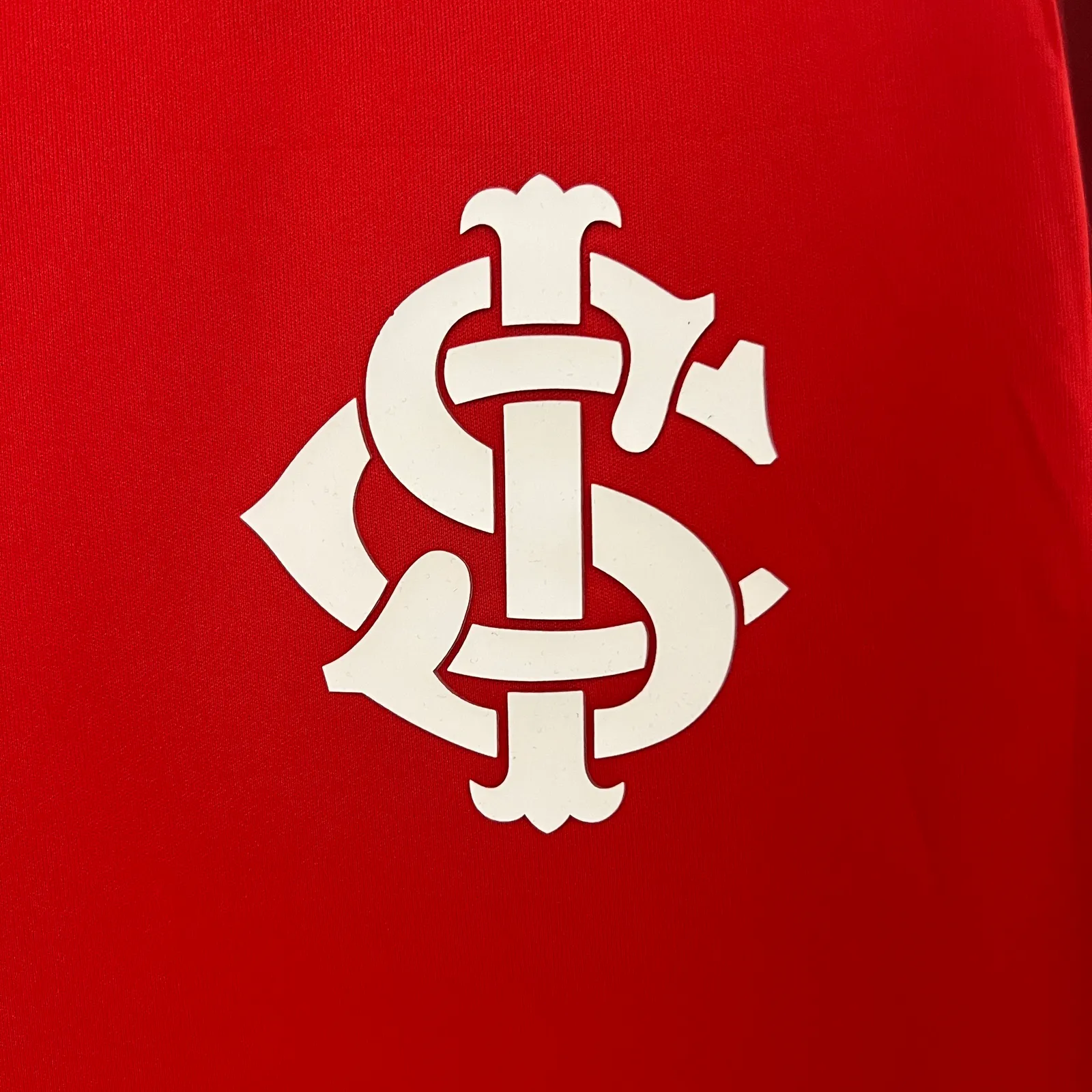 24/25 Internacional Training Wear Red — 1/2