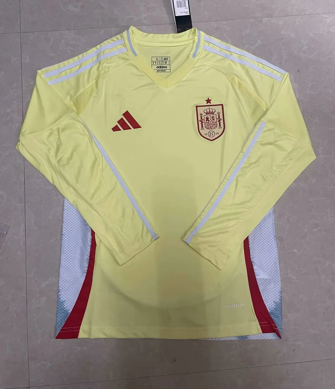 Long sleeves — 1/2