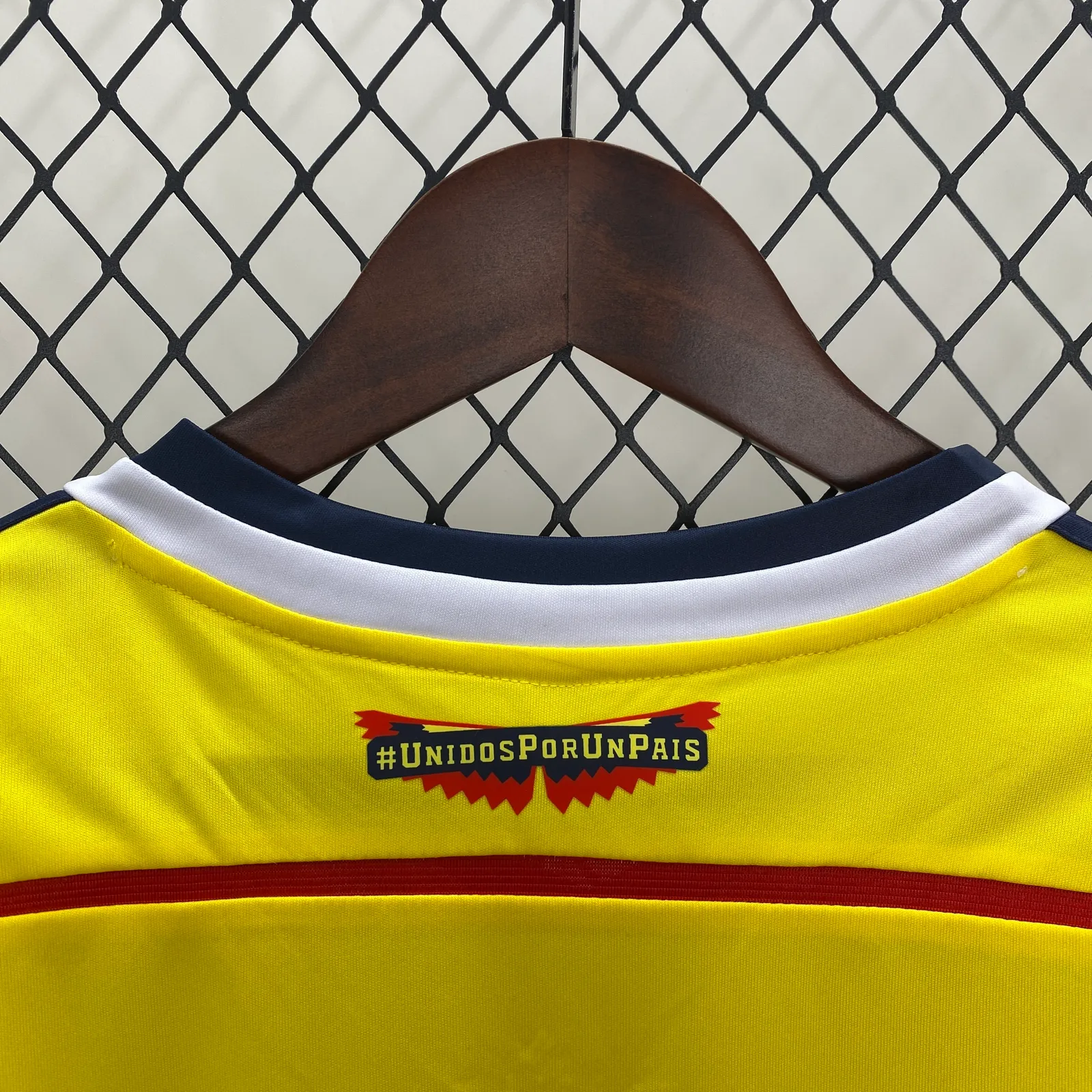 2014 Colombia Home — 1/2