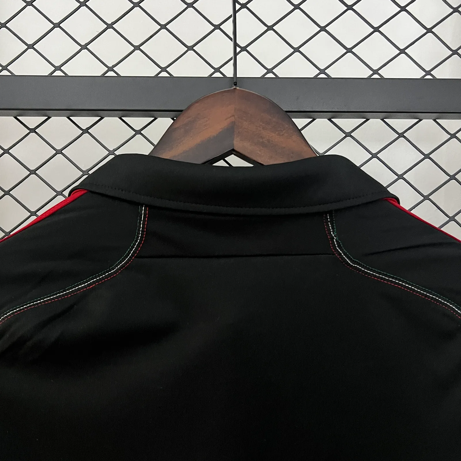 Retro AC Milan 12/13 Black — 2/2