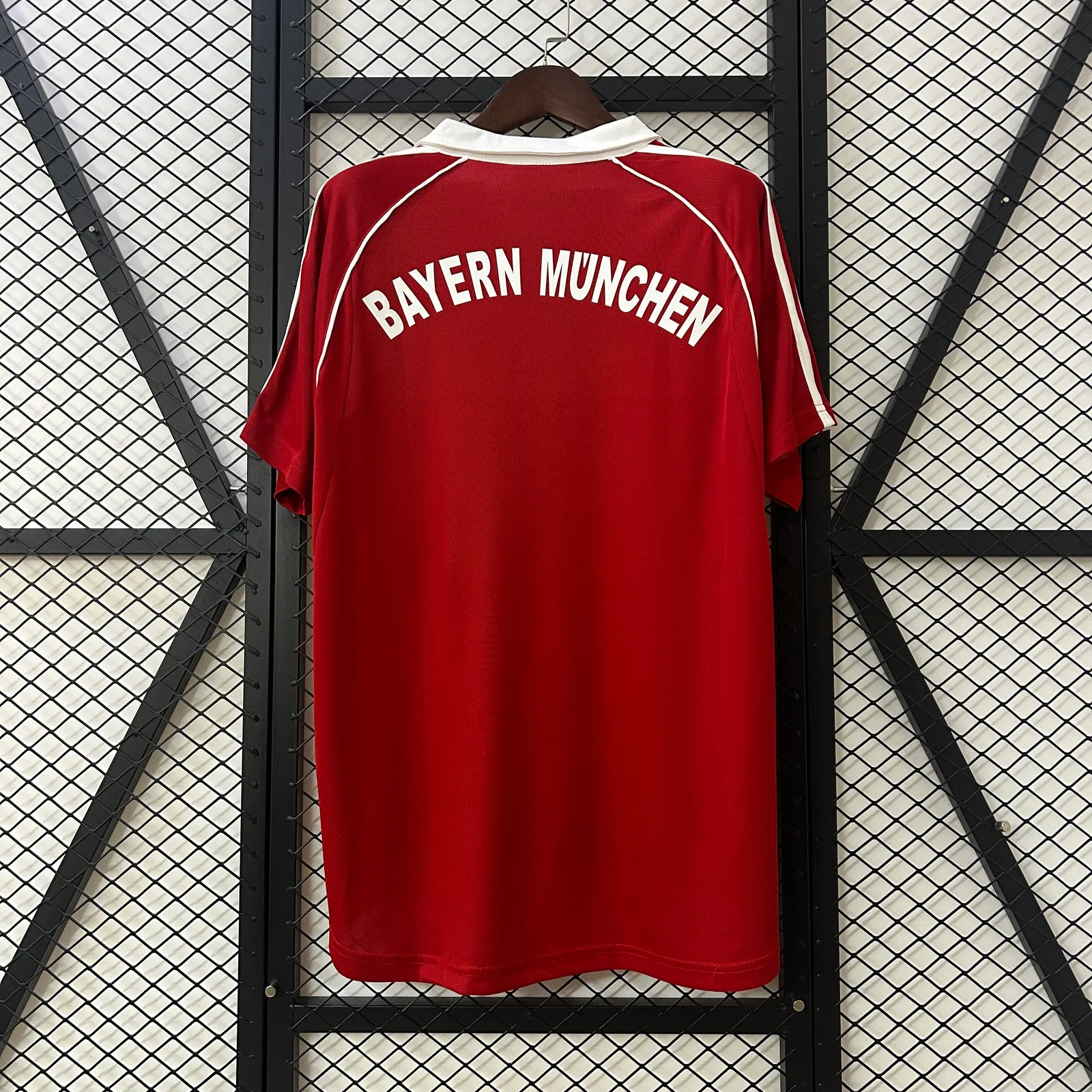 Retro Bayern 05/06 home