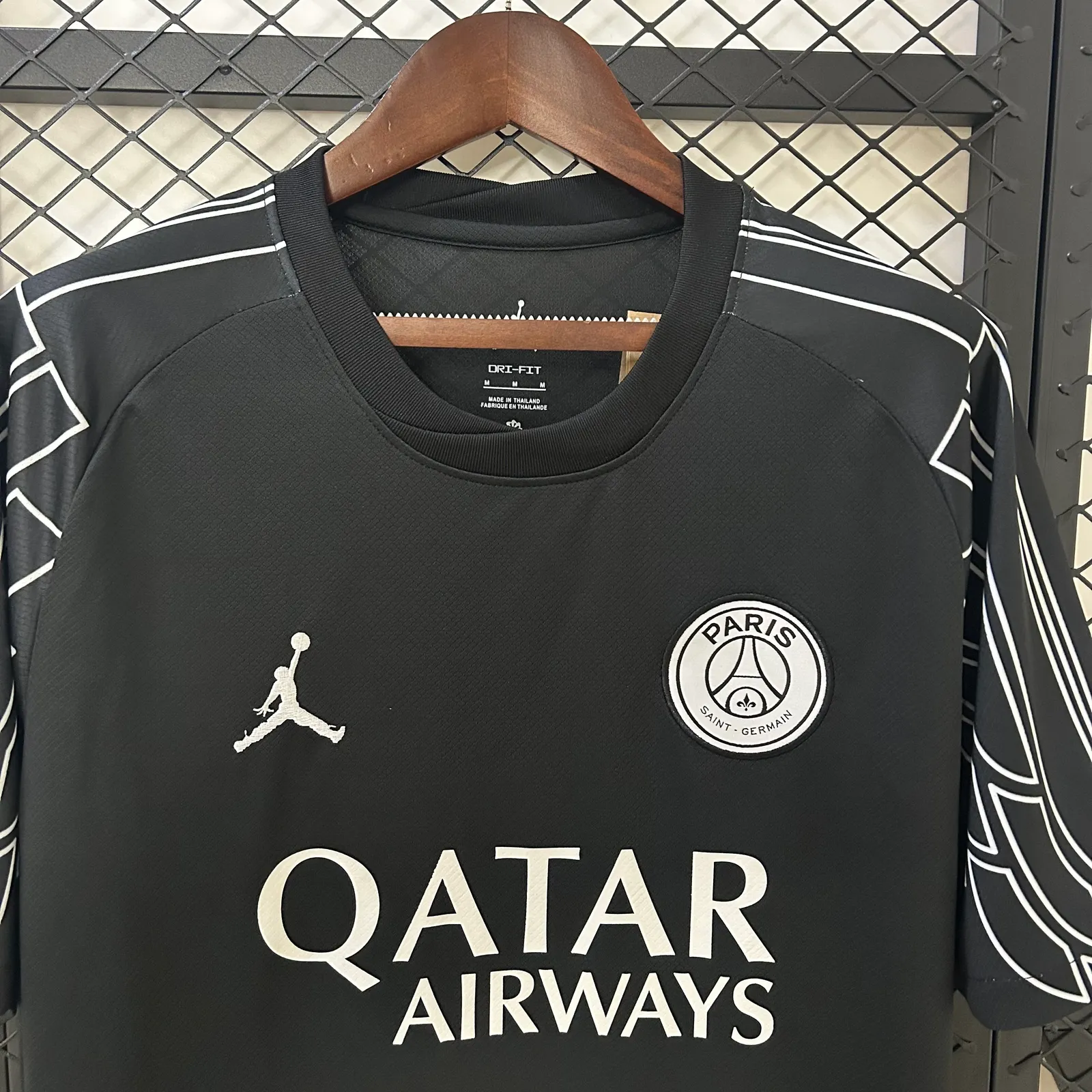 24/25 PSG fourth away — 2/2