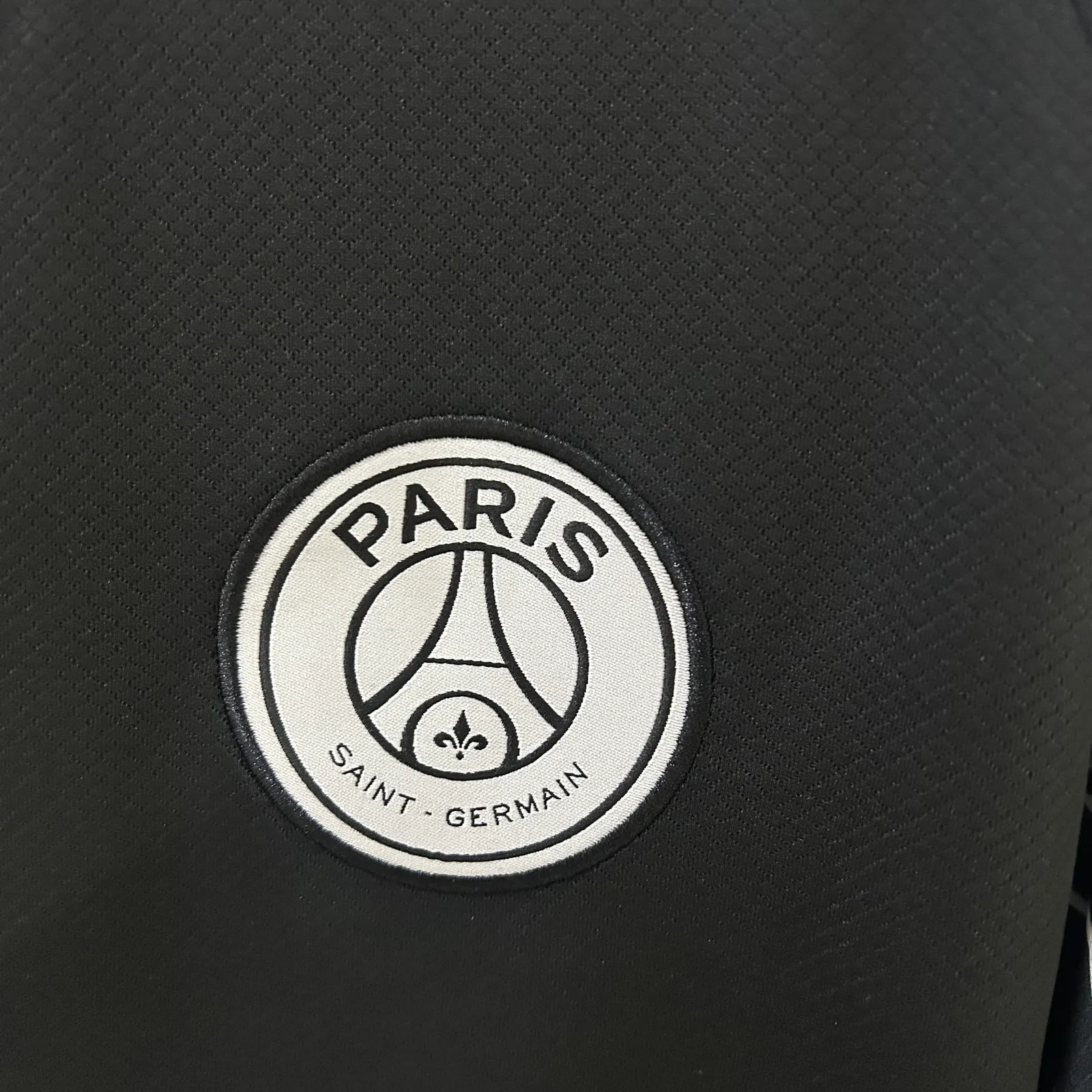 24/25 PSG fourth away