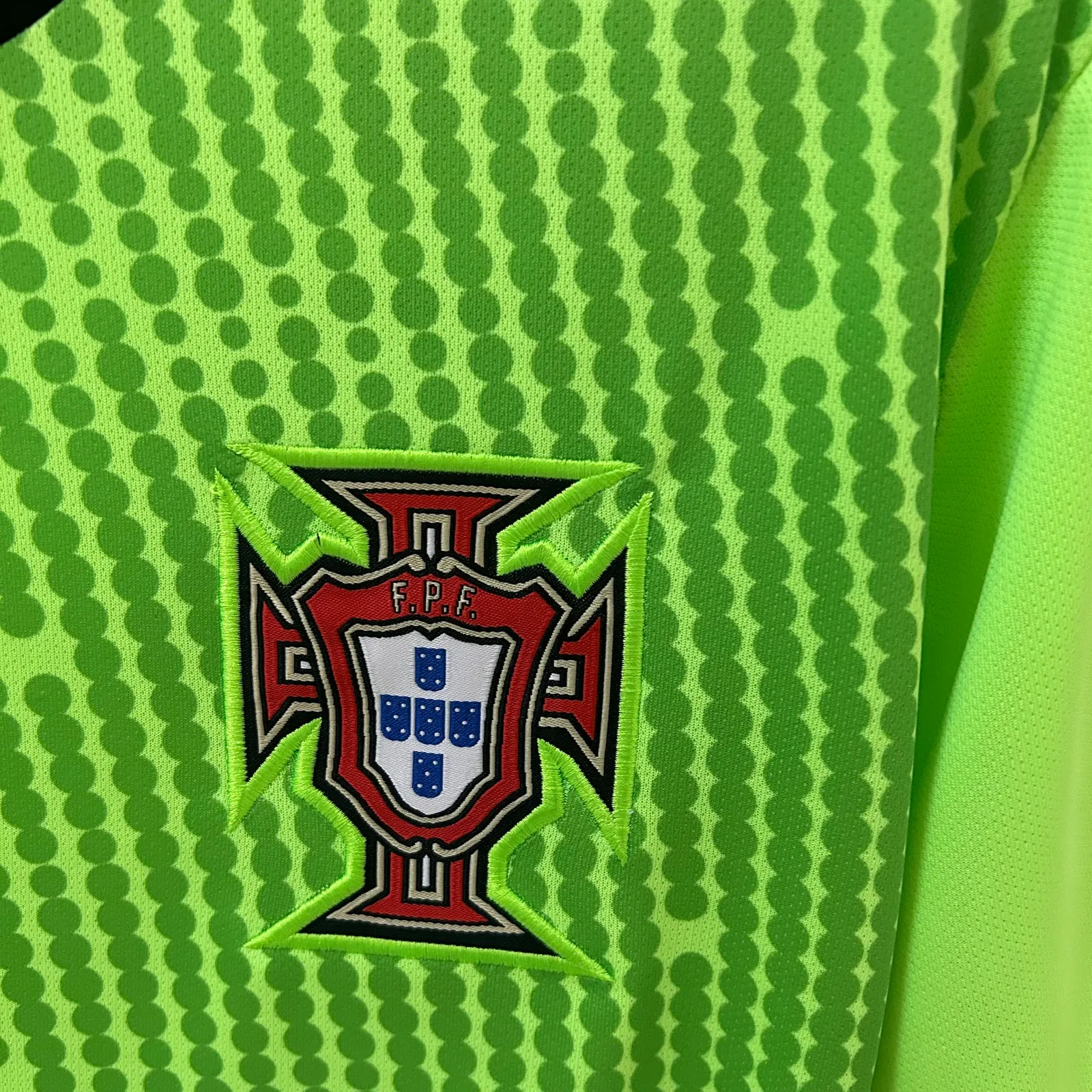 2025 Goalkeeper Portugal Green — 1/2