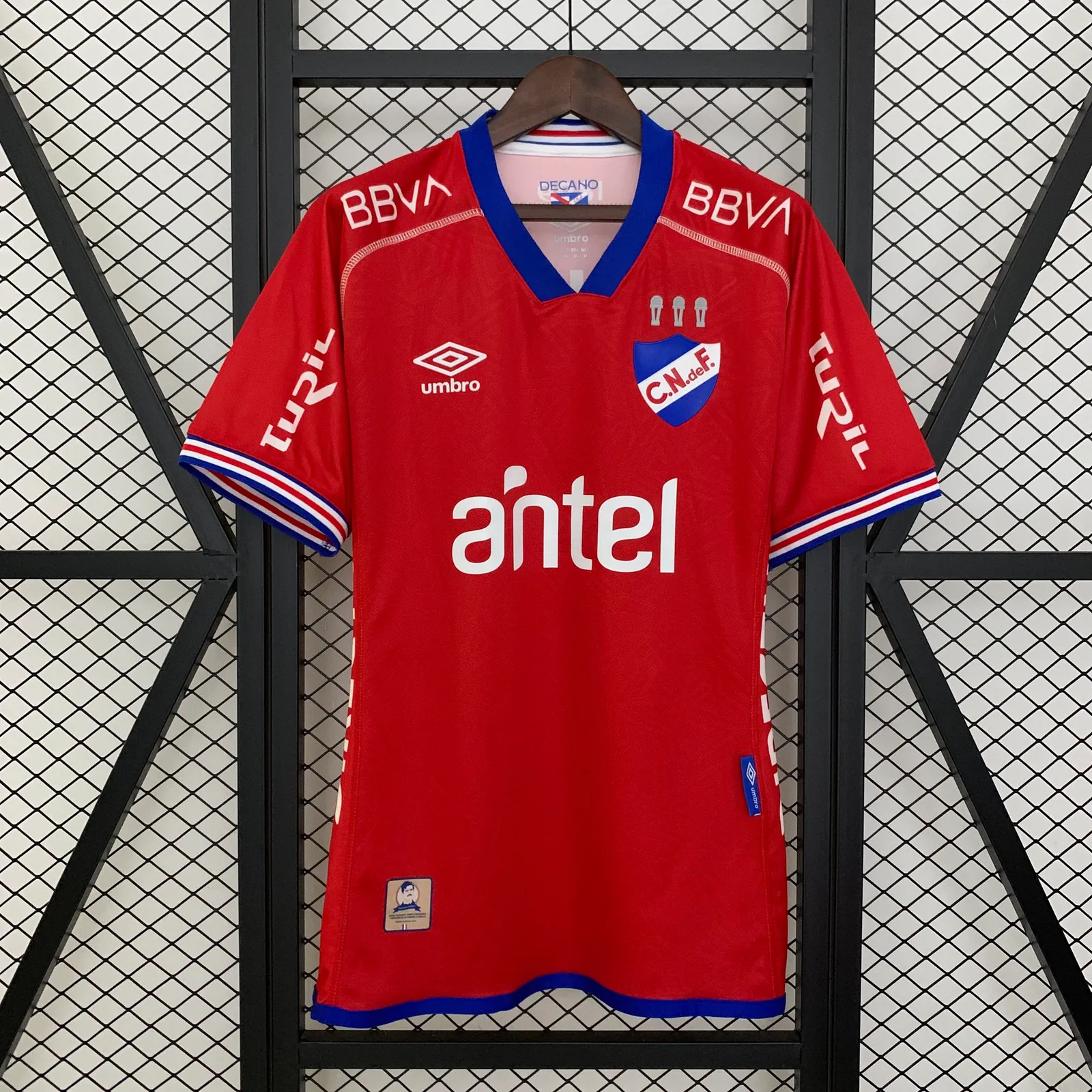 25/26 Uruguayan National Red — 1/2