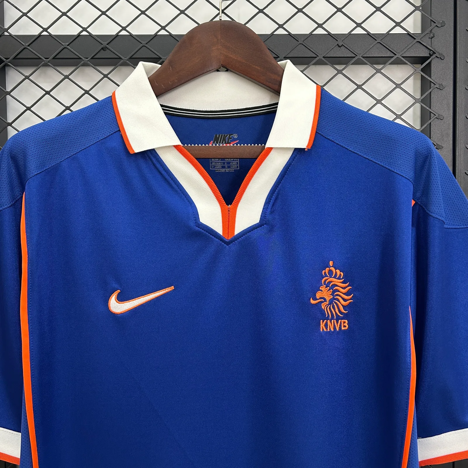 Retro 1998 Holland Home Retro — 1/2