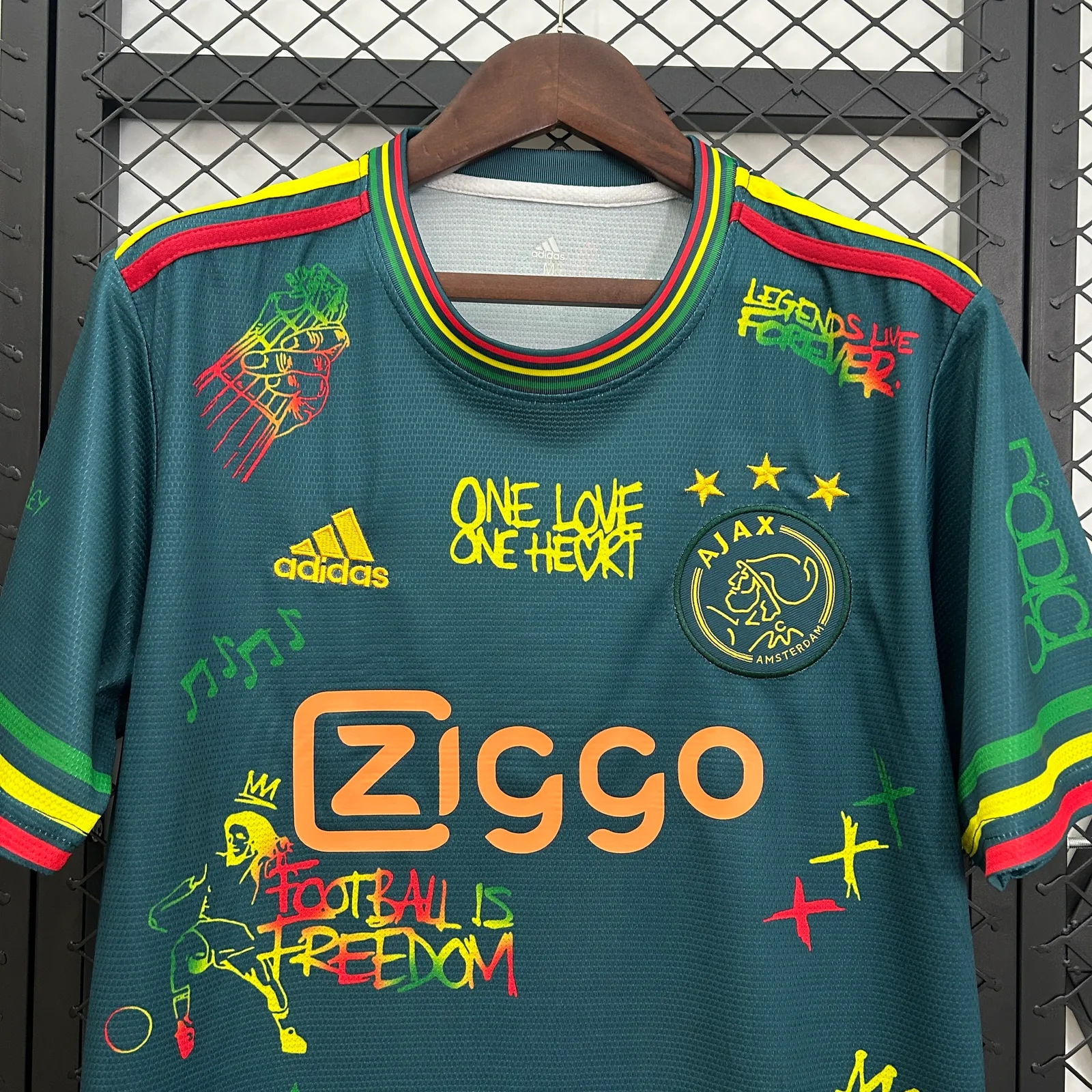 25/26 Ajax Special Edition — 2/2