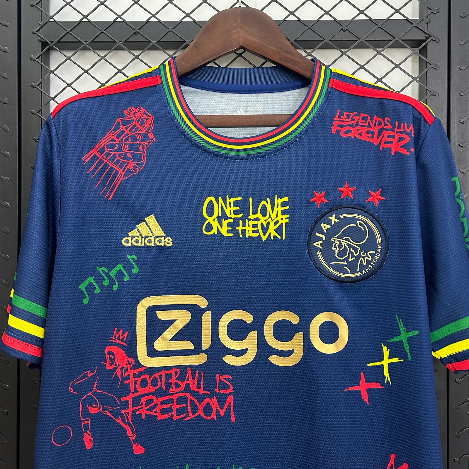 25/26 Ajax Special Edition — 2/2