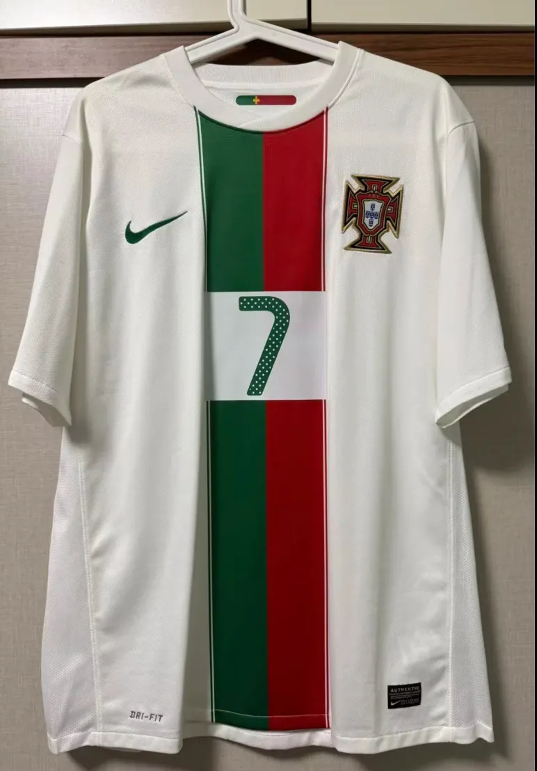 Retro Portugal 2010 Away — 2/2