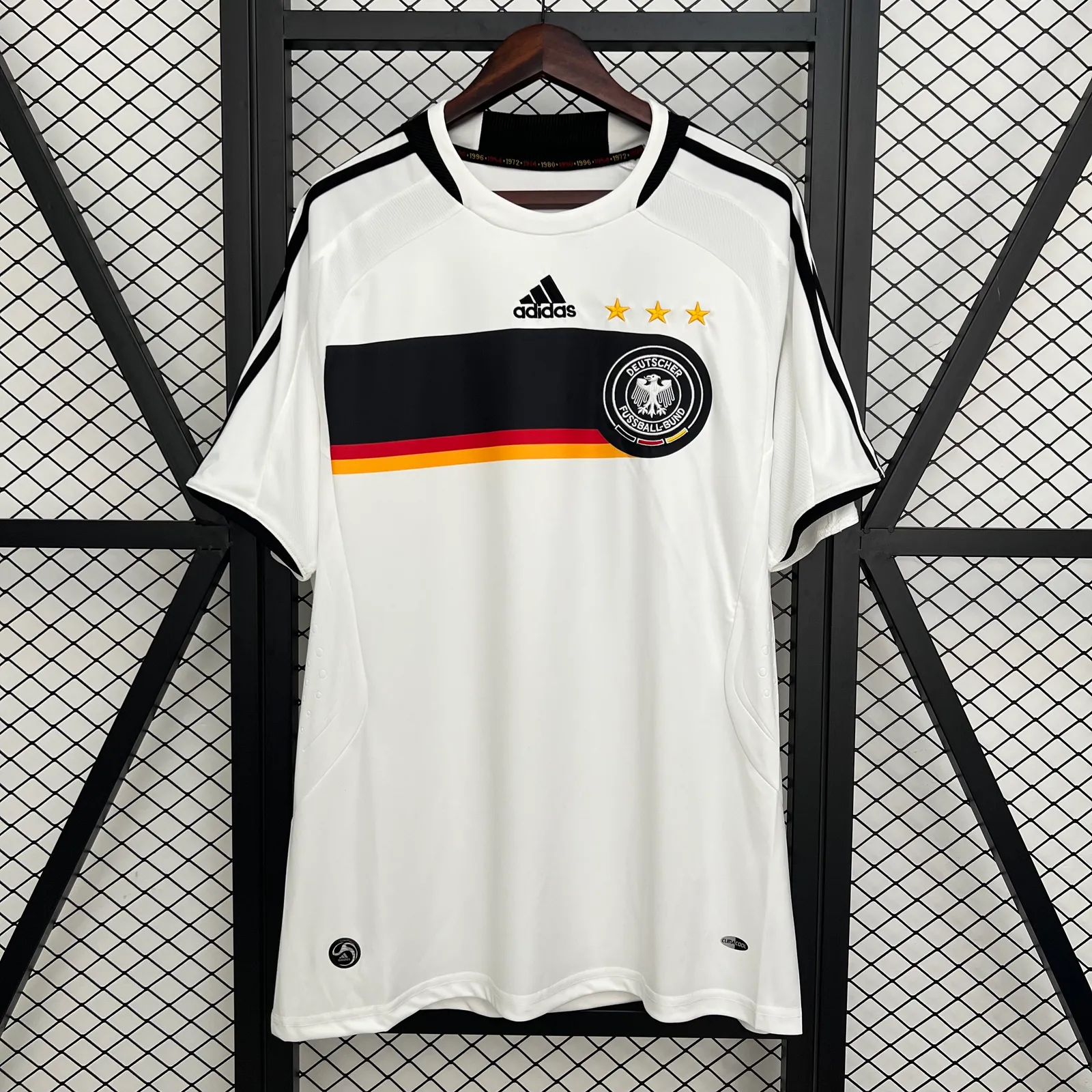 Retro Germany 2008 Home — 1/2