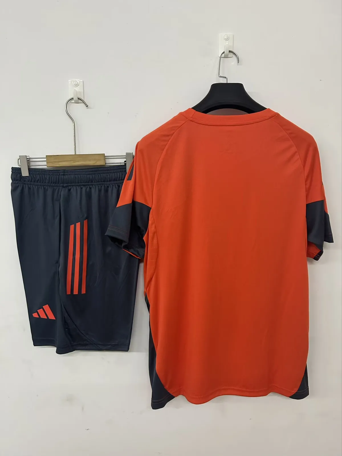 25/26 Bayern Munich training suit orange — 2/2