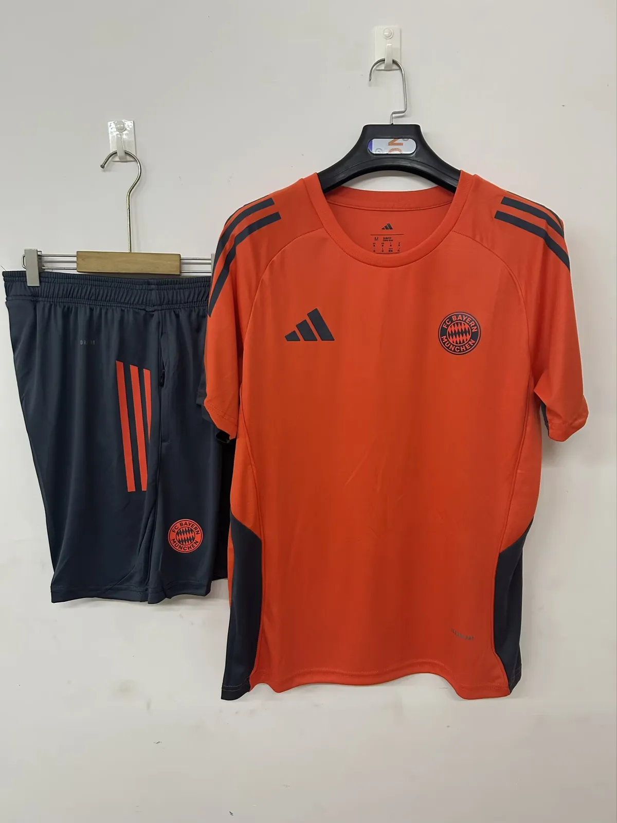 25/26 Bayern Munich training suit orange