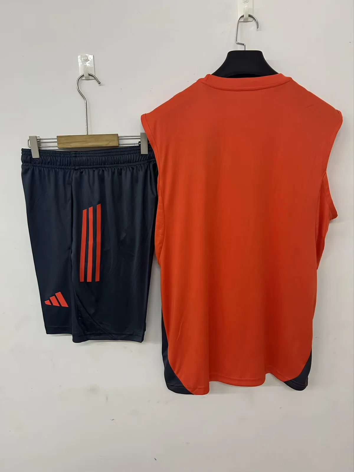25/26 Bayern Munich training suit orange — 2/2