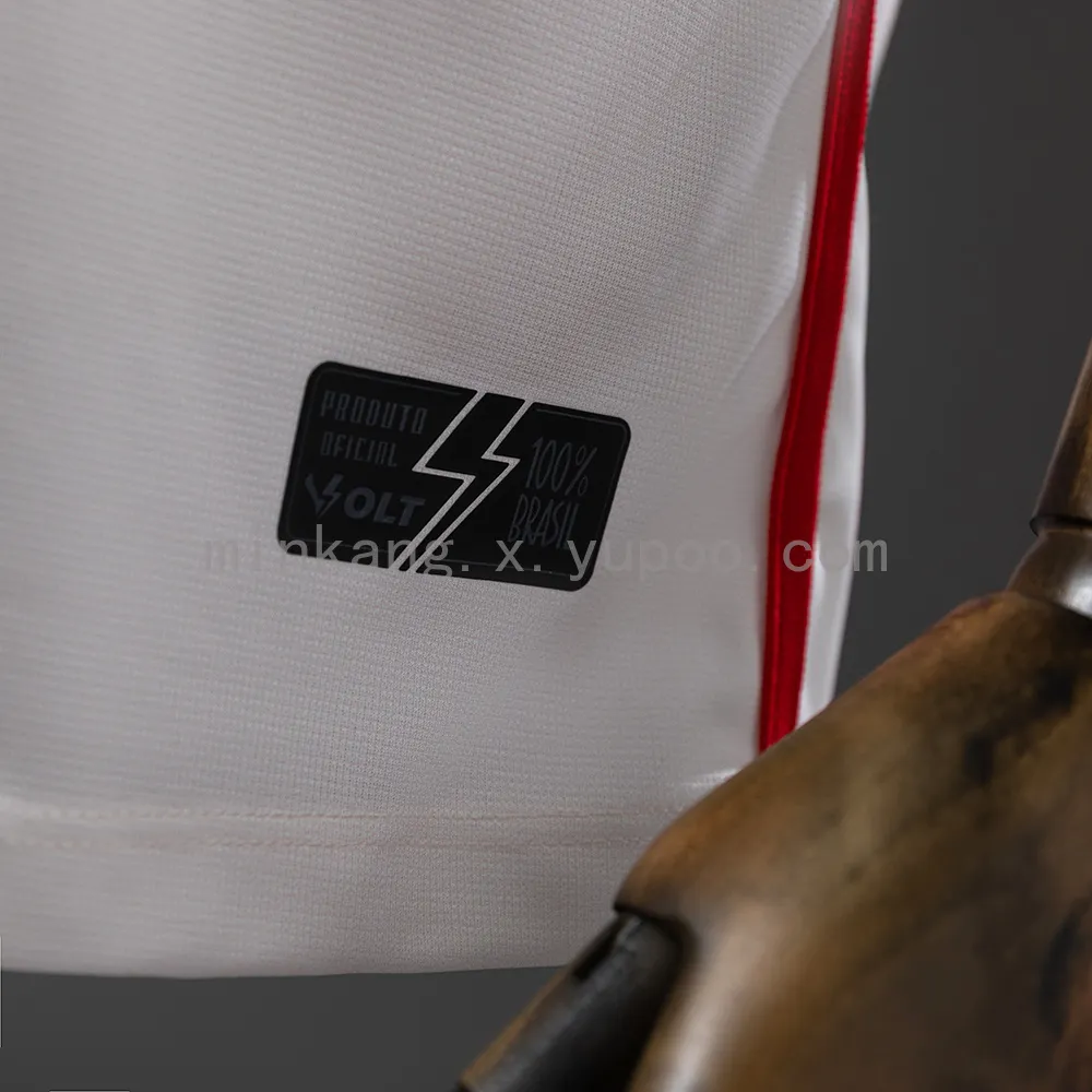 Vitória 25/26 Goalkeeper Jersey — 1/2