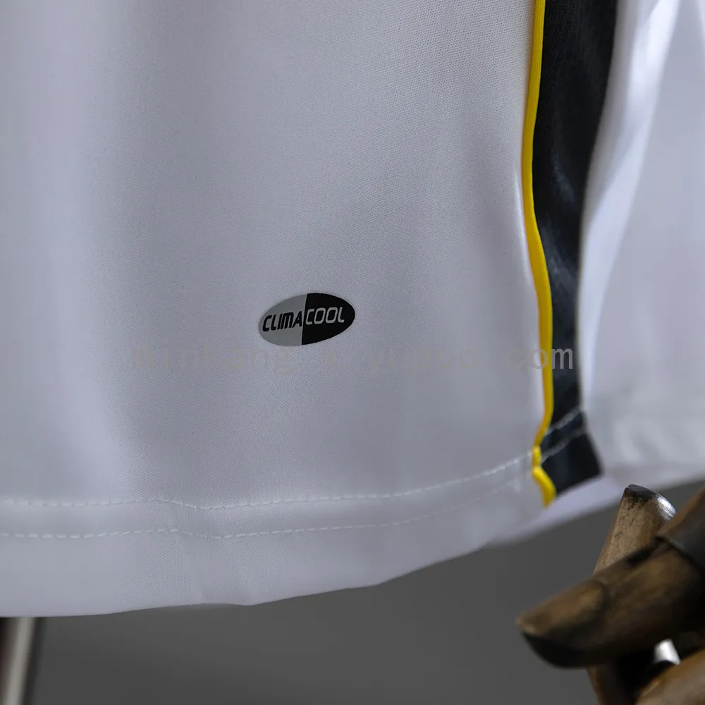 Japan 2006 Away Retro Jersey — 1/2