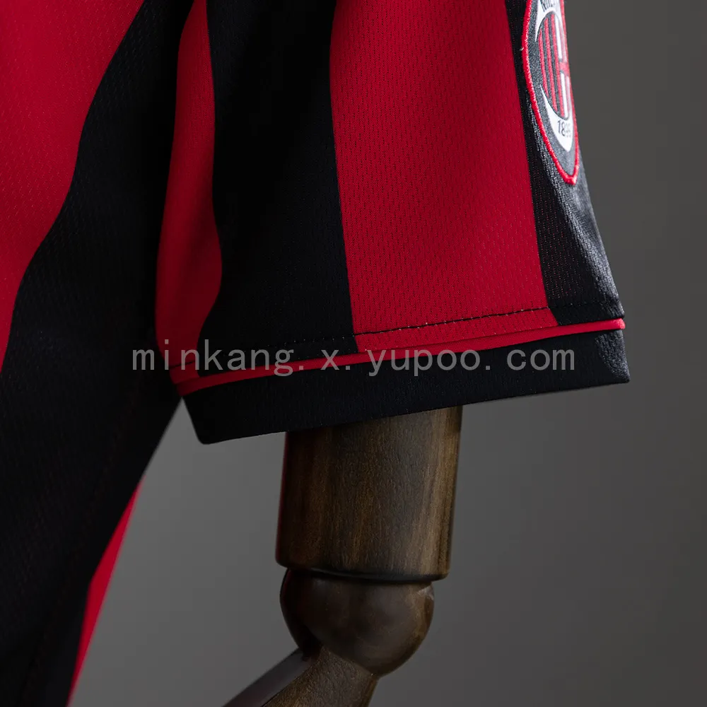 Retro 96/97 AC Milan home — 1/2