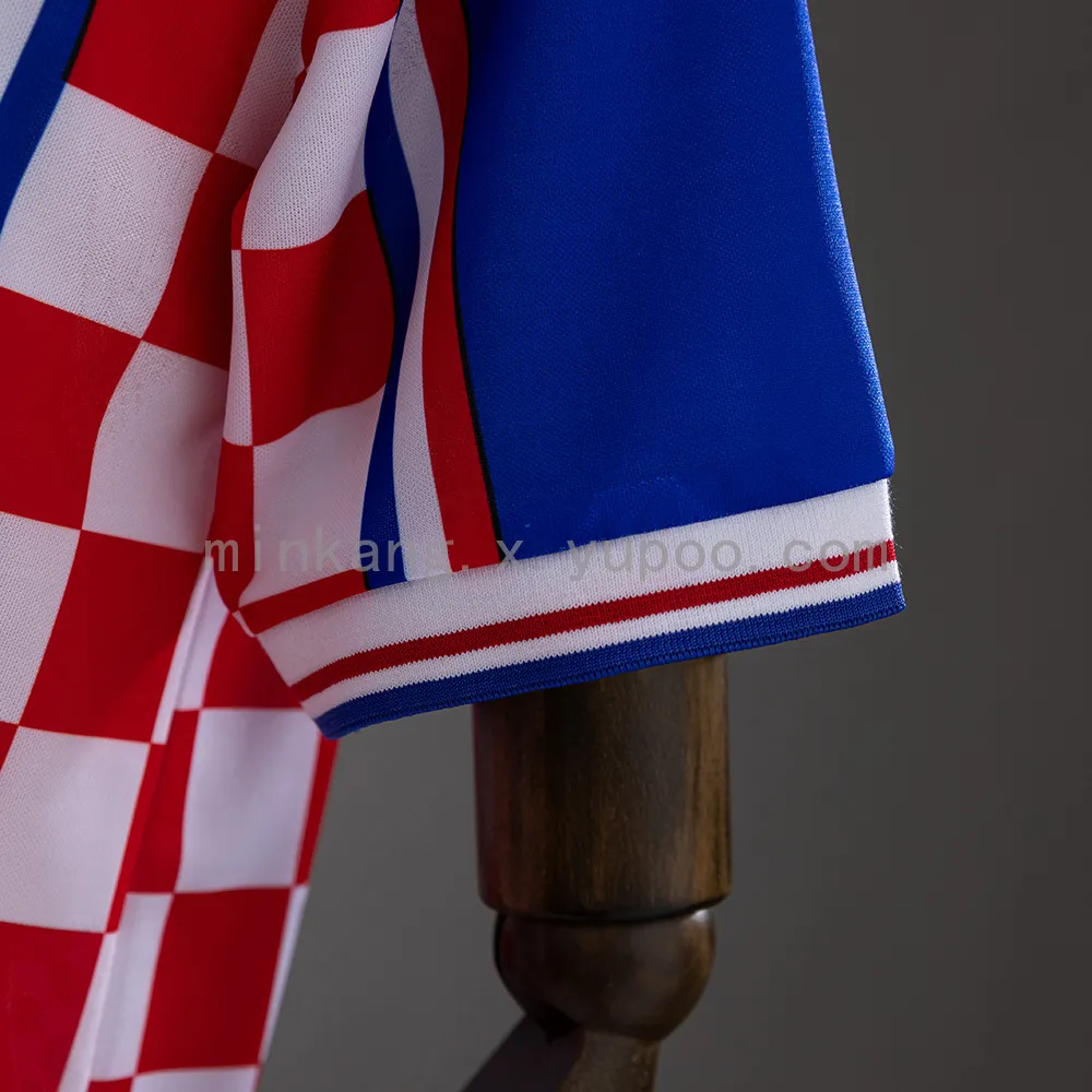 Retro 1998 Croatia home — 1/2