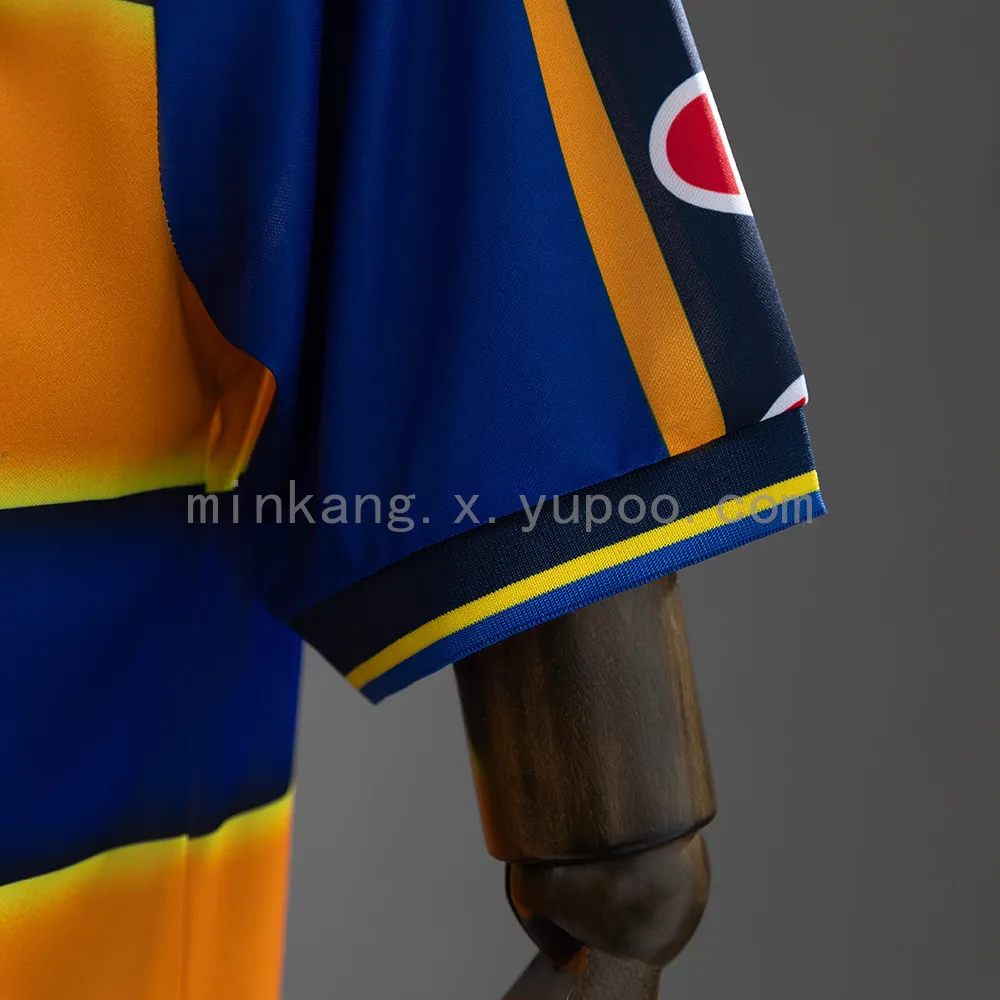 Retro Parma 01/02 home — 1/2