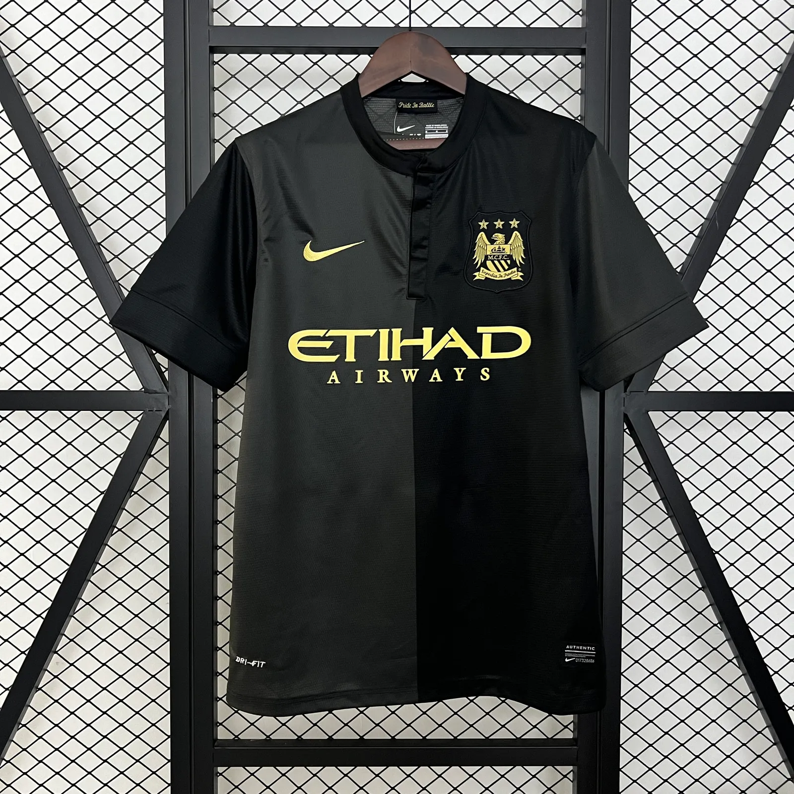 Retro Manchester City 13/14 Away — 2/2