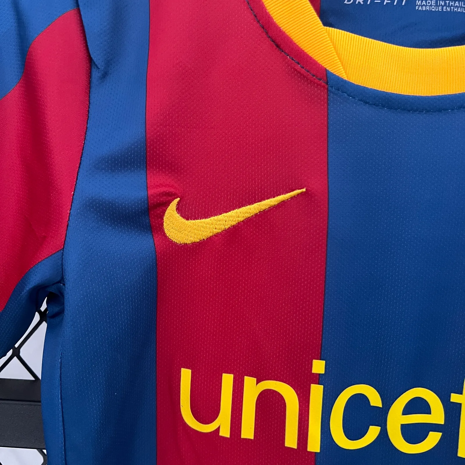 kids Barcelona 10/11 home size: 16-28