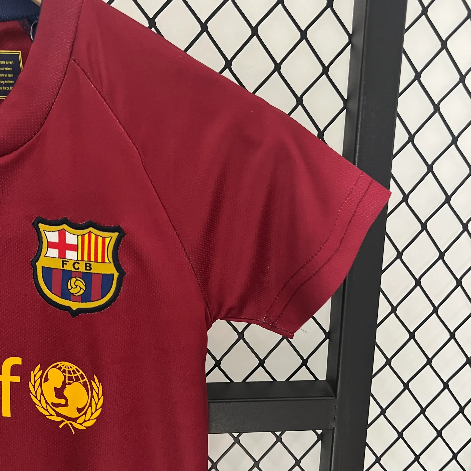 kids Barcelona 08/09 home size: 16-28 — 2/2