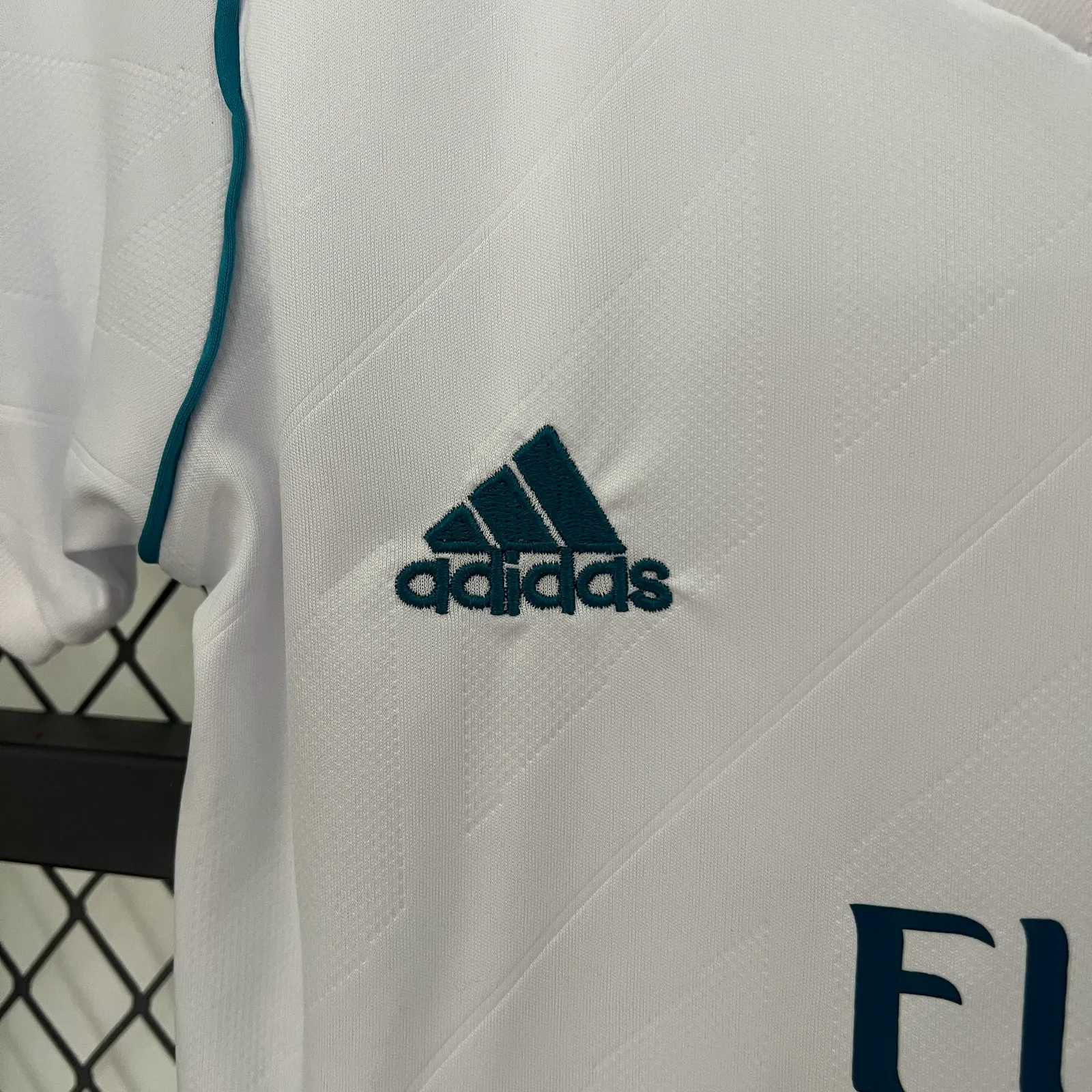 kids Real Madrid 17/18 home size: 16-28 — 2/2