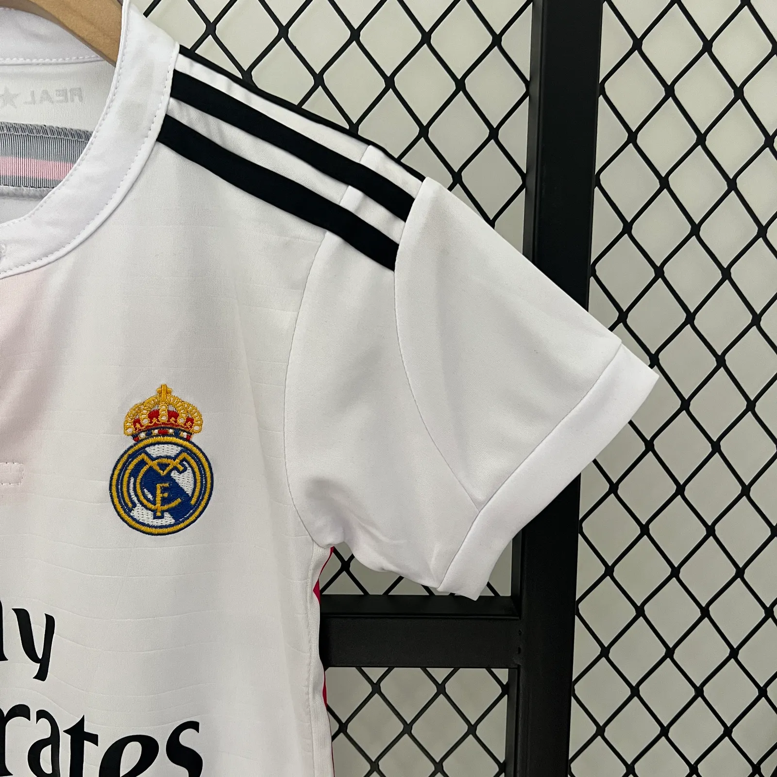 kids Real Madrid 14/15 home size: 16-28 — 1/2