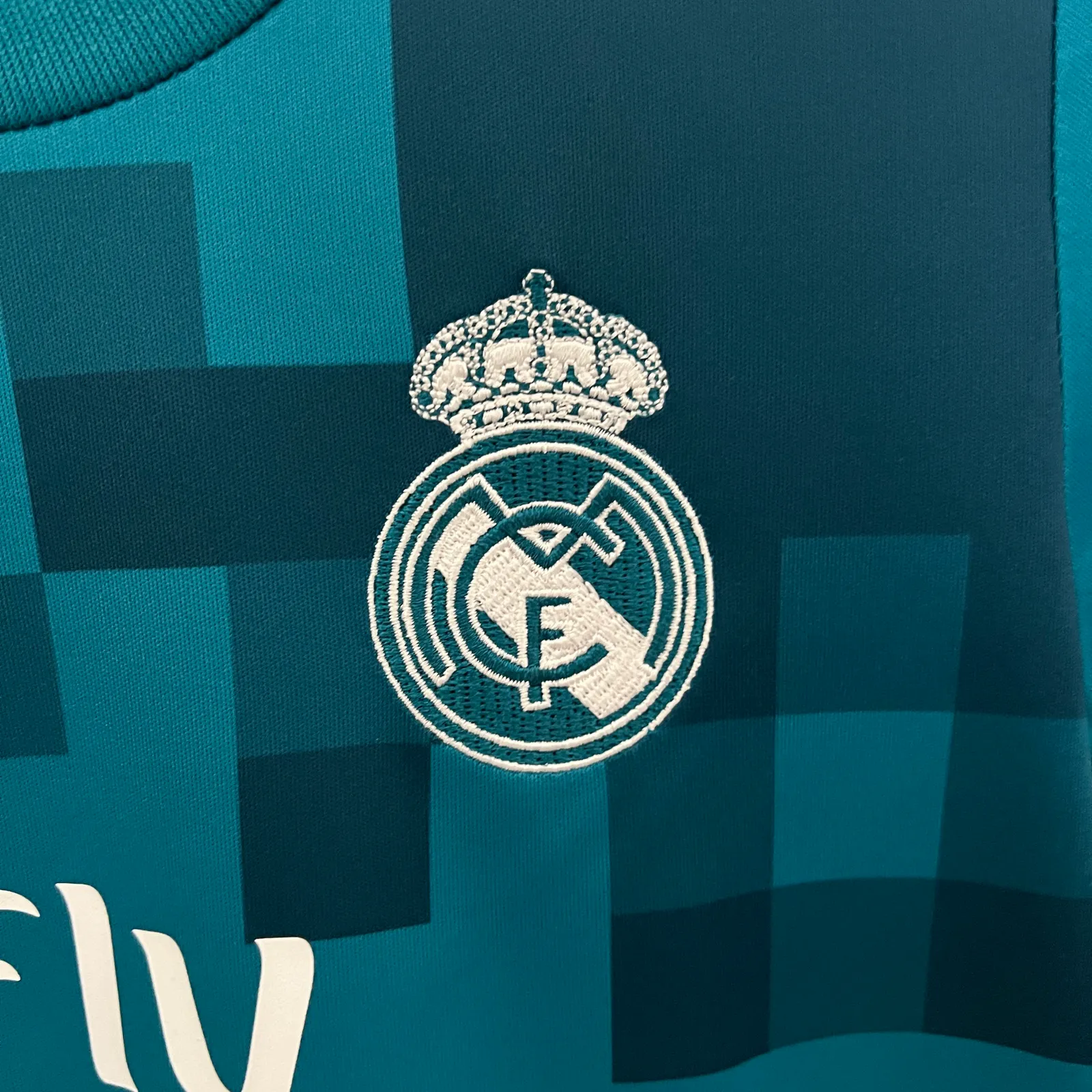 kids Real Madrid 17/18 third away size: 16-28