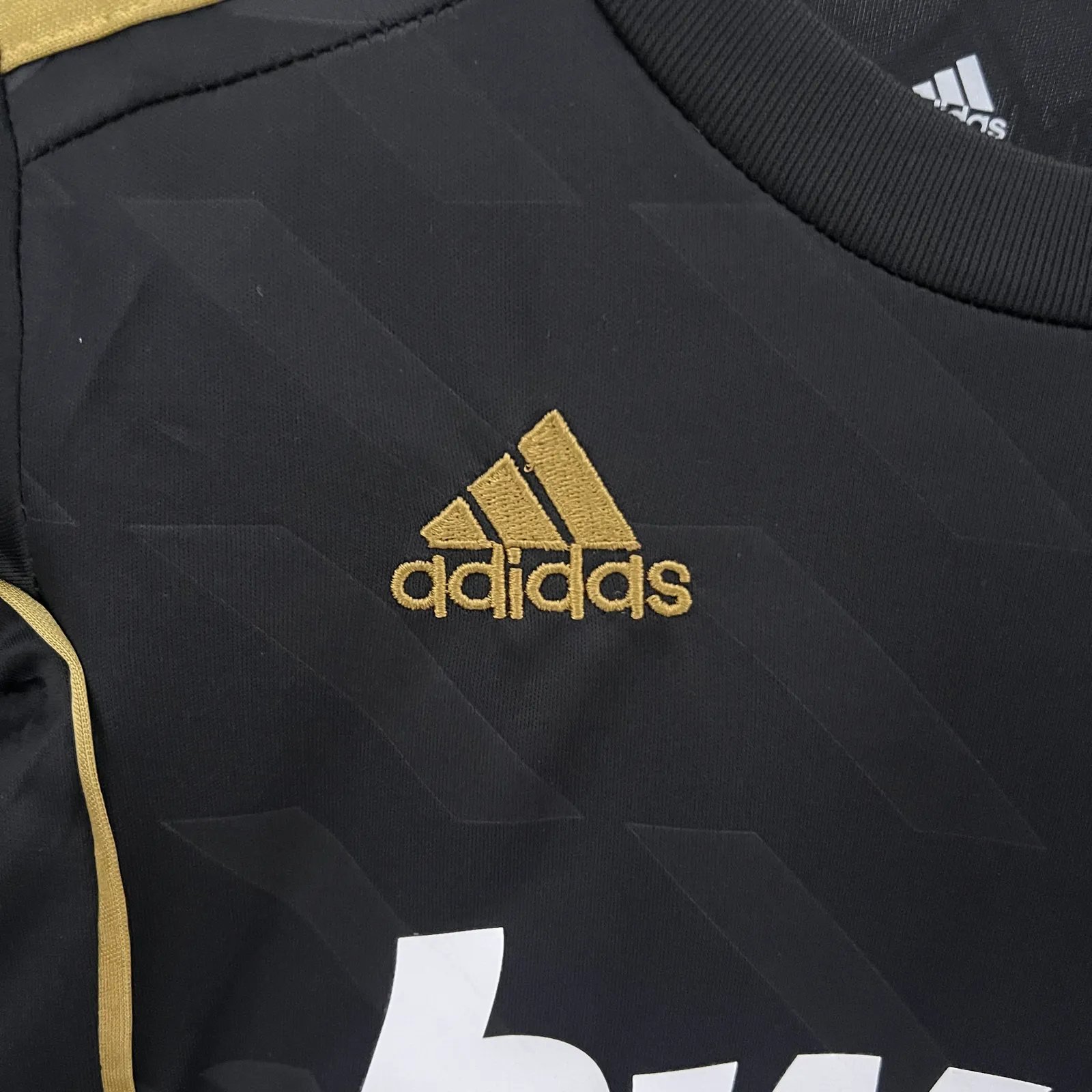 kids Real Madrid 11/12 away size: 16-28 — 2/2