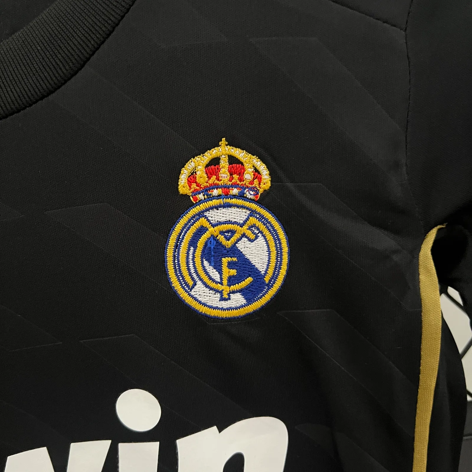 kids Real Madrid 11/12 away size: 16-28