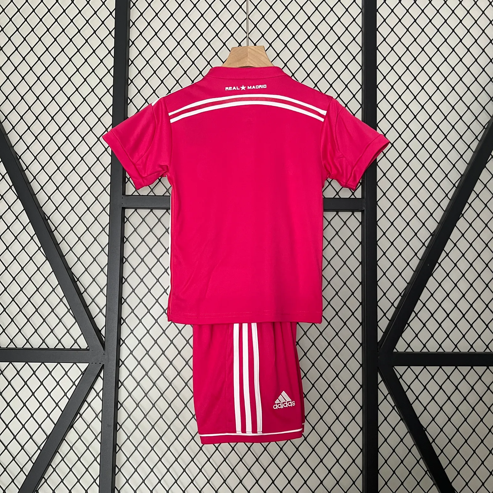 kids Real Madrid 14/15 away size: 16-28 — 2/2