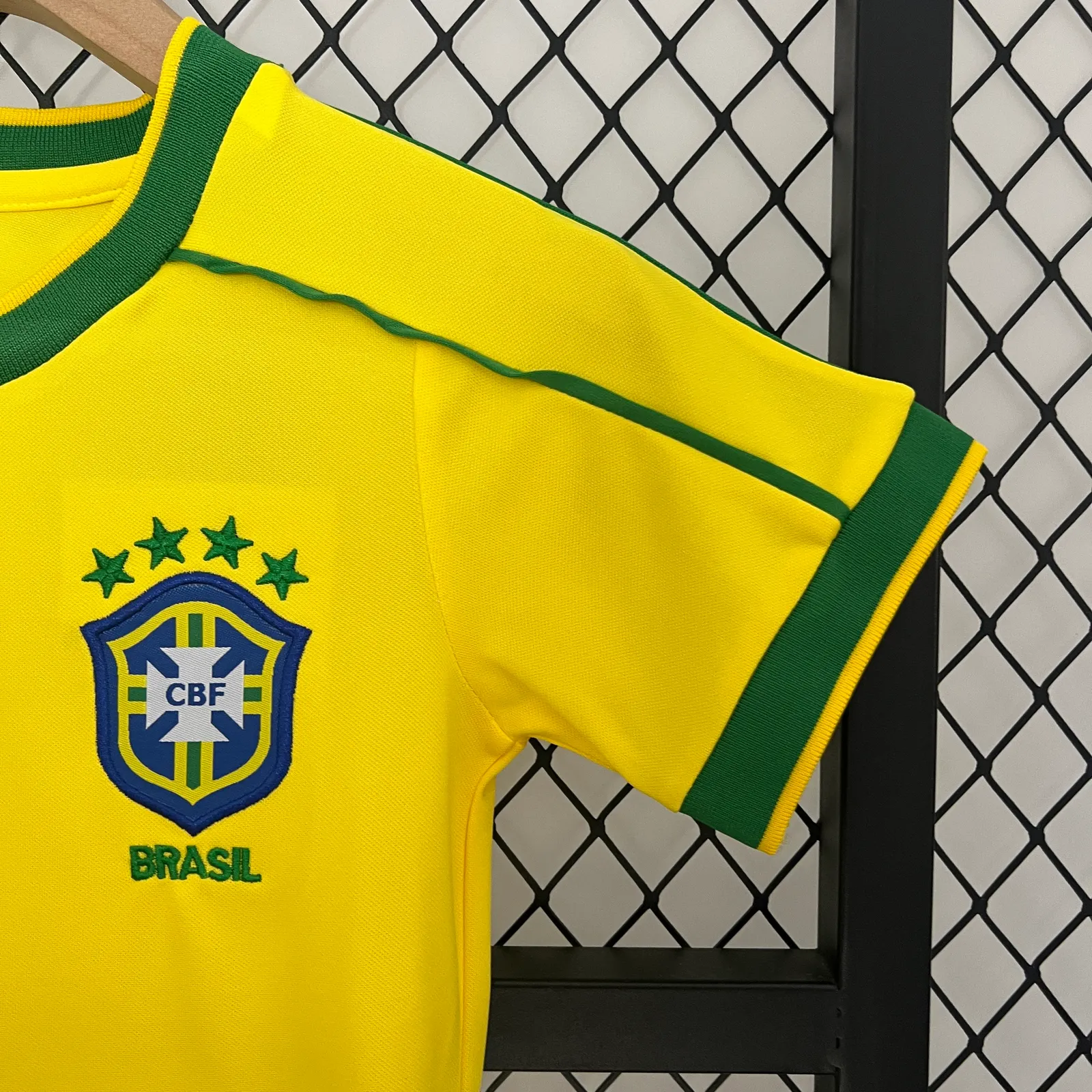 kids Brazil1998 home size: 16-28 — 2/2