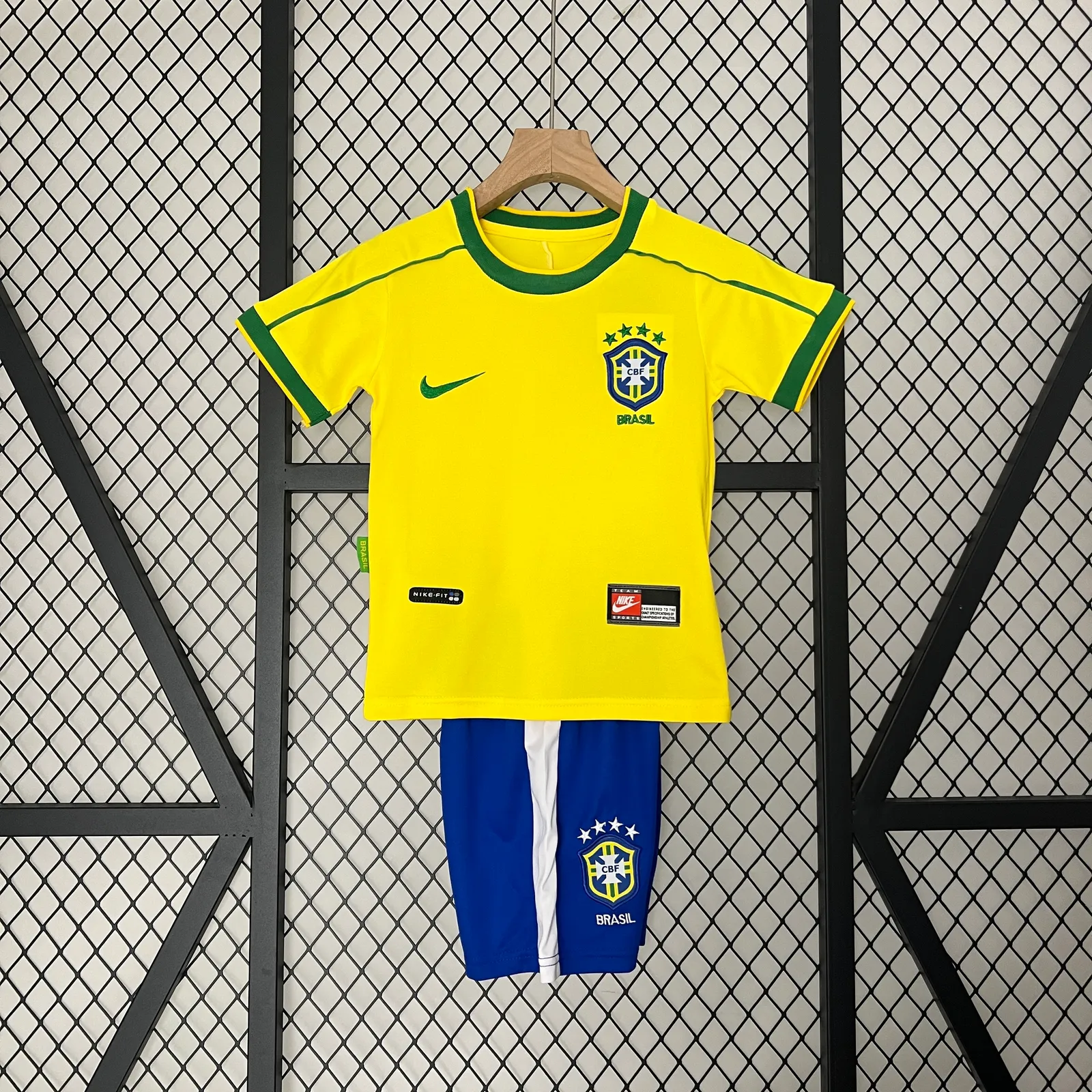 kids Brazil1998 home size: 16-28